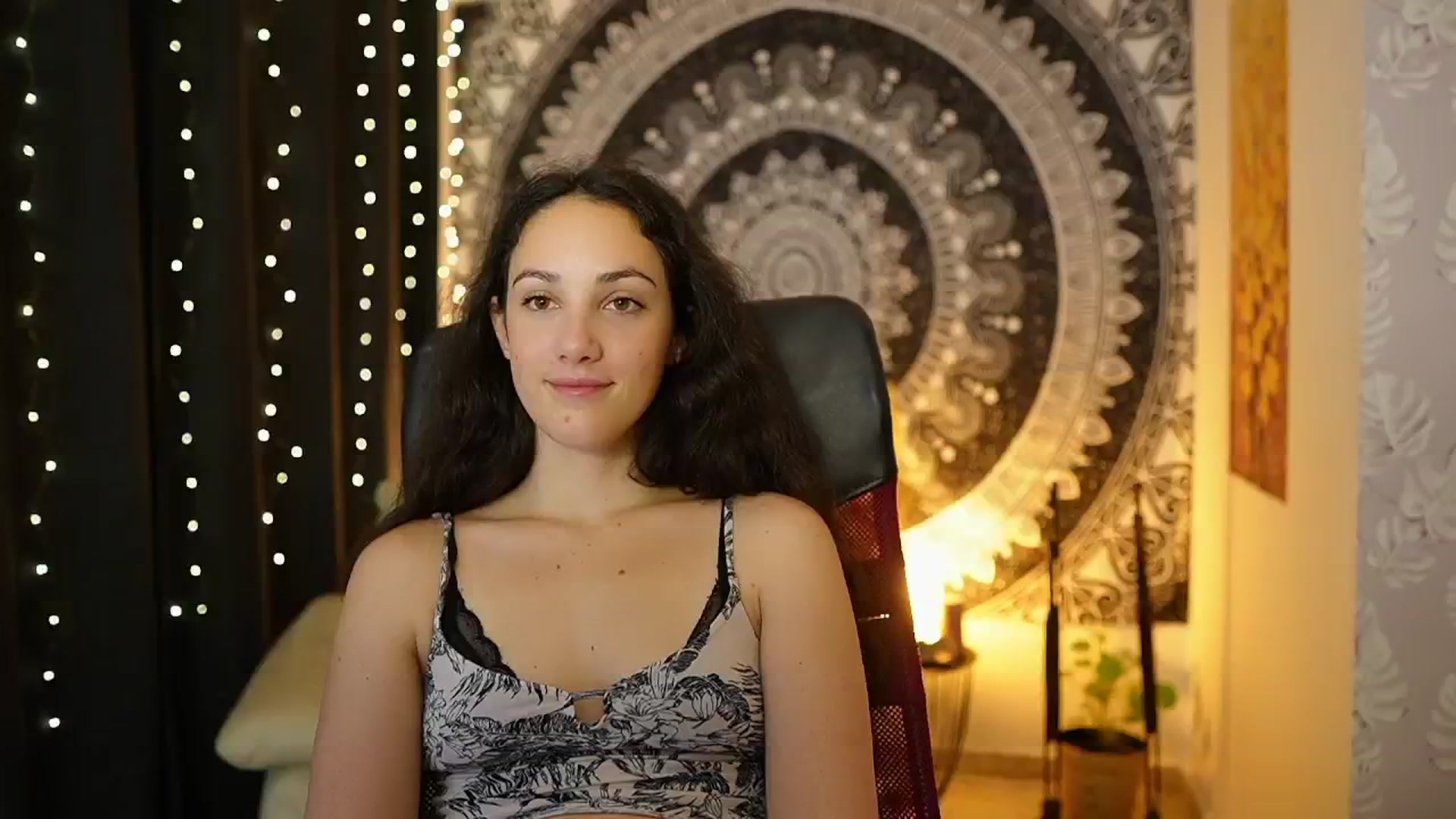 Gallery image thumbnail from Sophie_Rain18's myfreecams stream on, 05/07/2024, 12:27 image 17 of 20