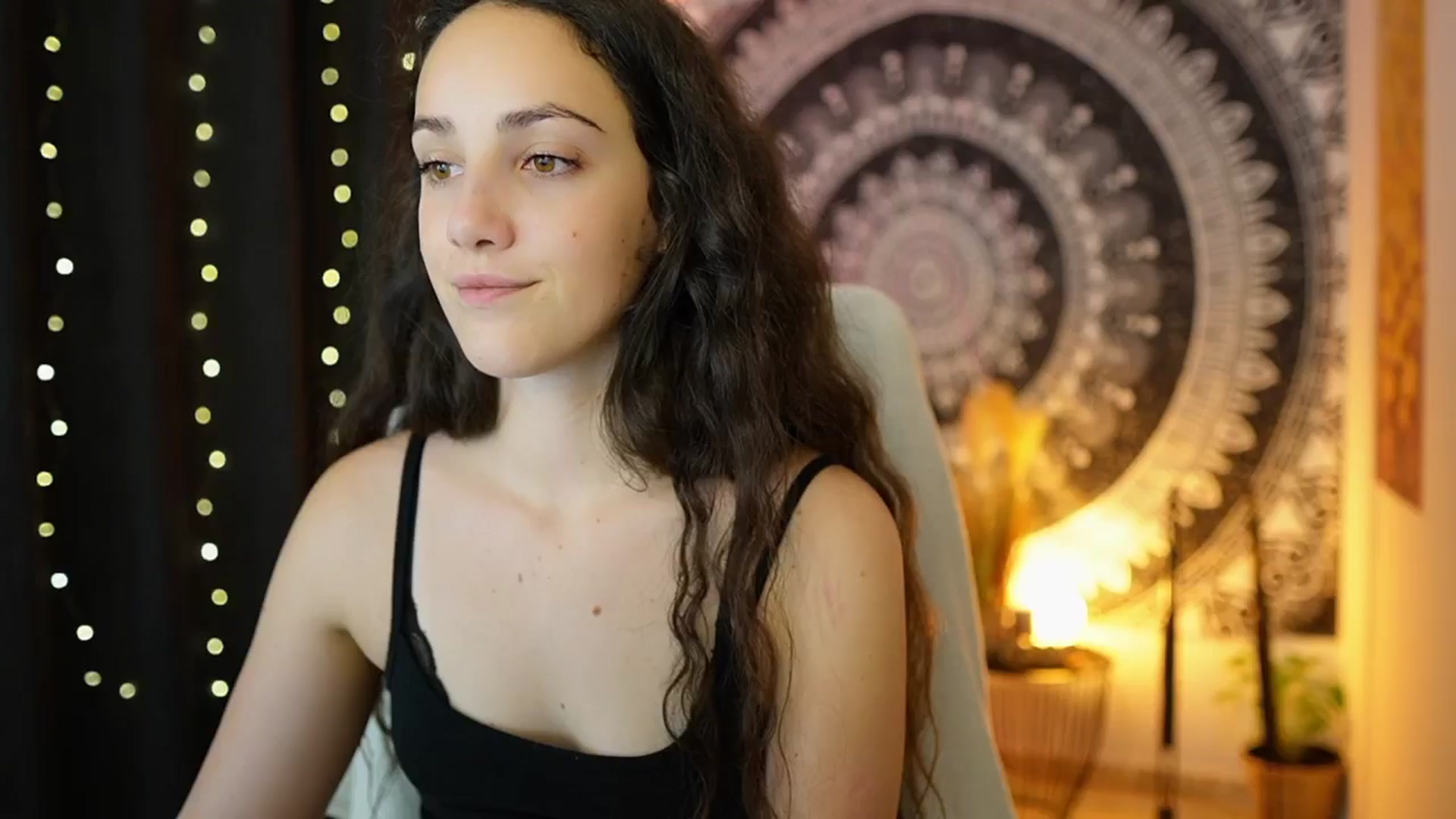 Gallery image thumbnail from Sophie_Rain18's myfreecams stream on, 05/29/2024, 10:53 image 17 of 20