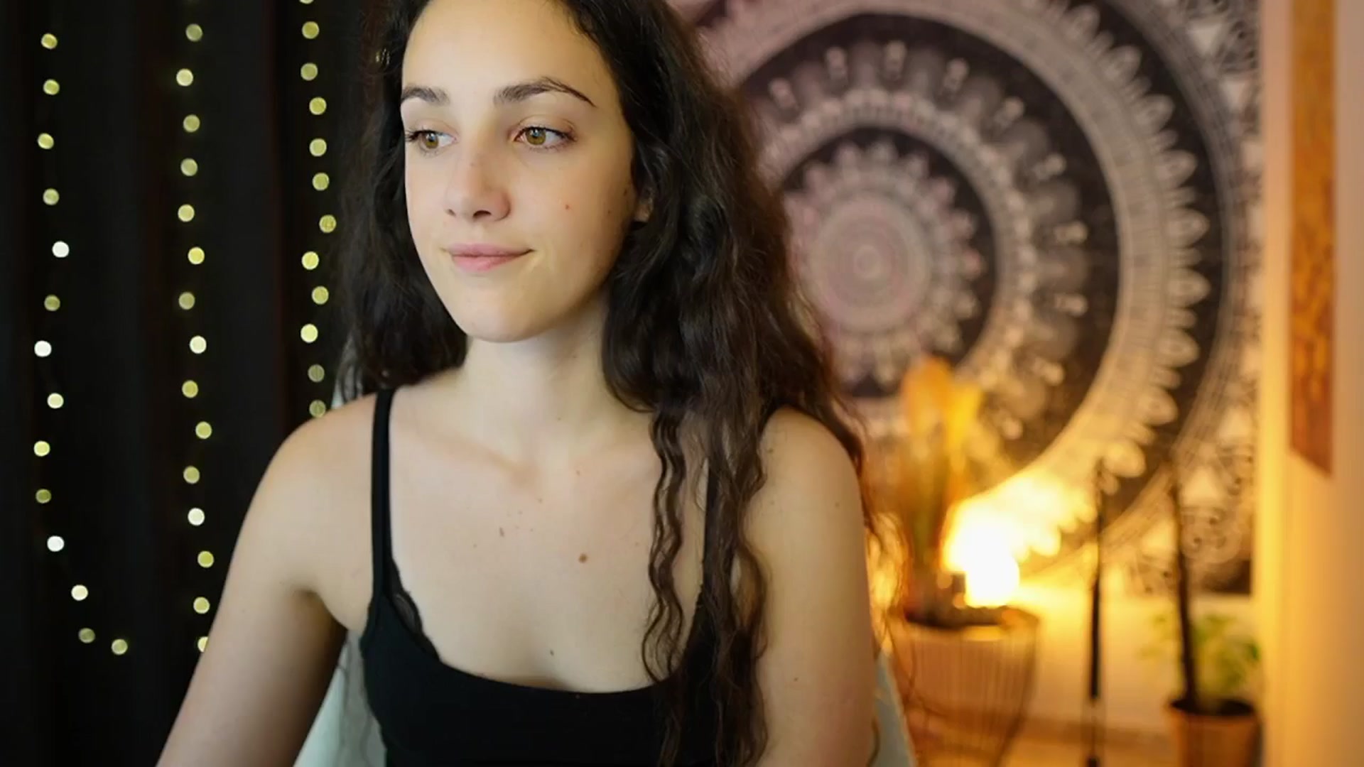 Gallery image thumbnail from Sophie_Rain18's myfreecams stream on, 05/29/2024, 10:53 image 10 of 20