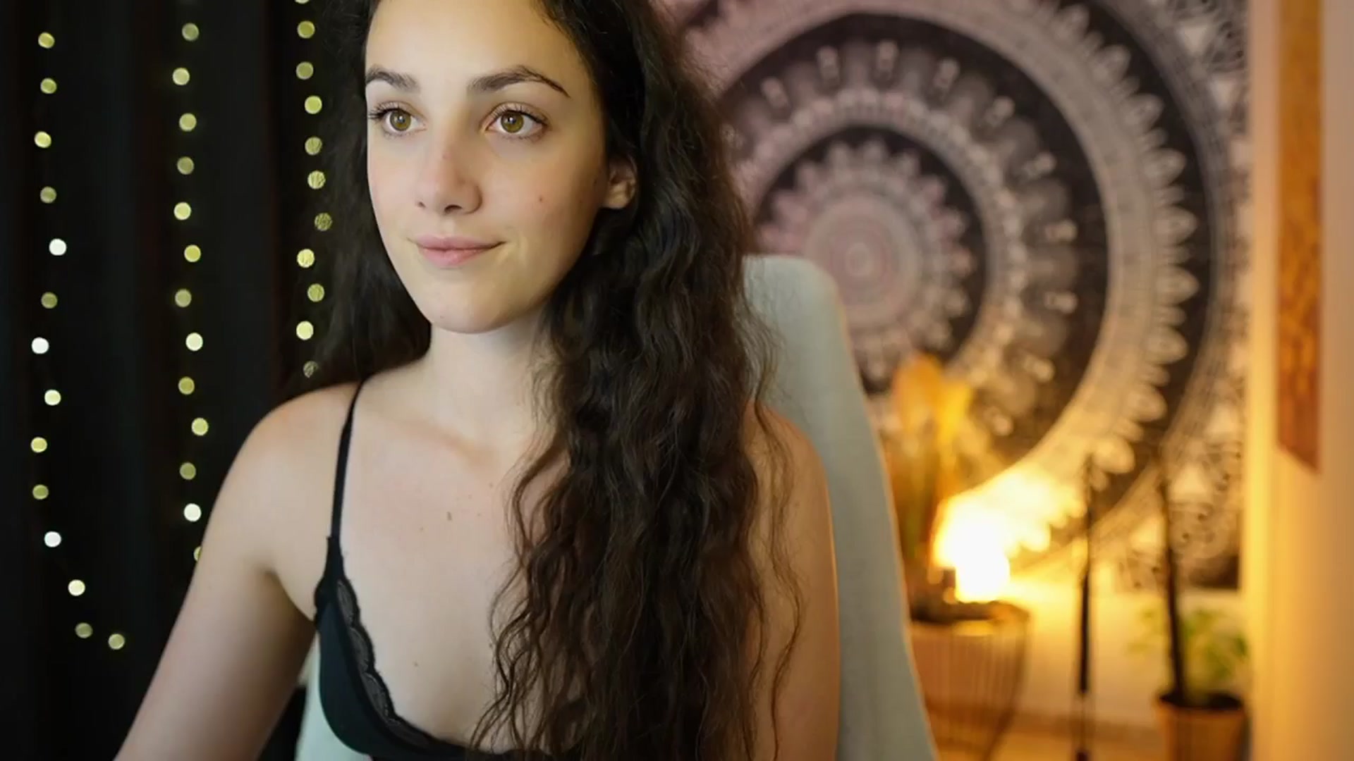 Gallery image thumbnail from Sophie_Rain18's myfreecams stream on, 05/29/2024, 12:08 image 17 of 20