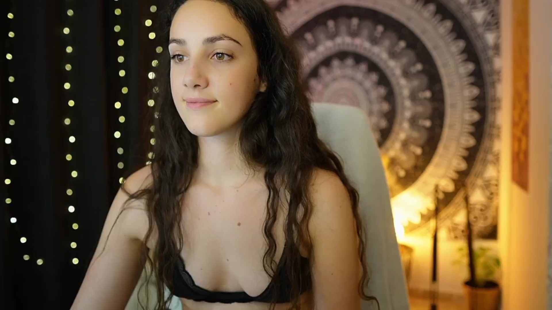 Gallery image thumbnail from Sophie_Rain18's myfreecams stream on, 05/29/2024, 13:01 image 17 of 20