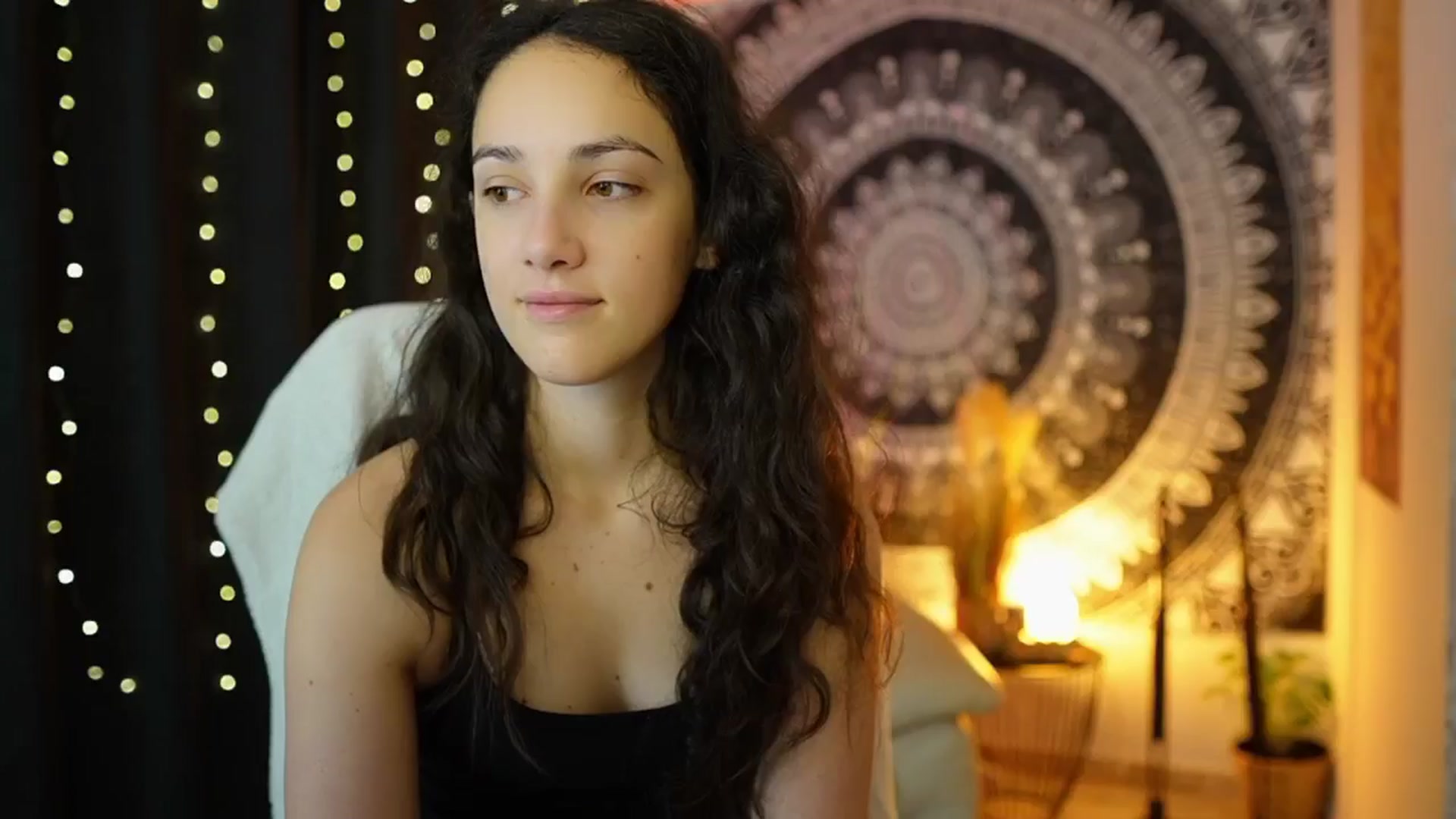 Gallery image thumbnail from Sophie_Rain18's myfreecams stream on, 06/05/2024, 08:42 image 15 of 20