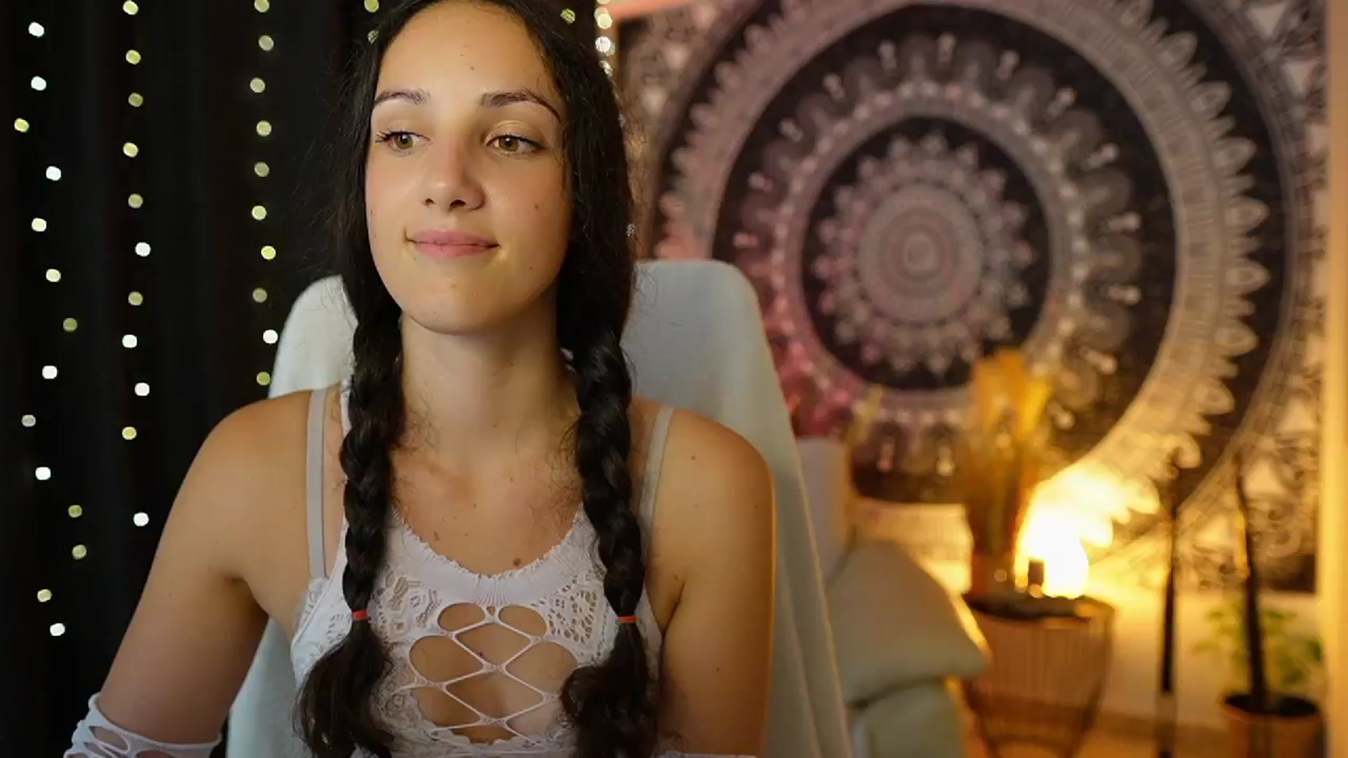 Gallery image thumbnail from Sophie_Rain18's myfreecams stream on, 07/10/2024, 20:53 image 14 of 20