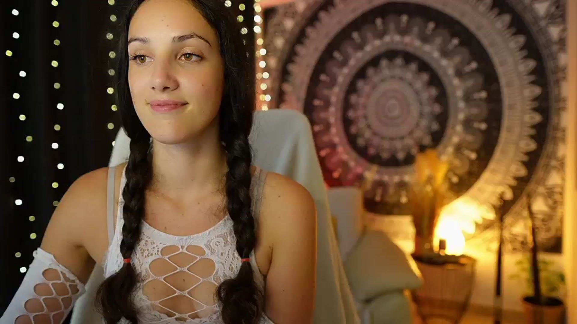 Gallery image thumbnail from Sophie_Rain18's myfreecams stream on, 07/10/2024, 22:14 image 16 of 20