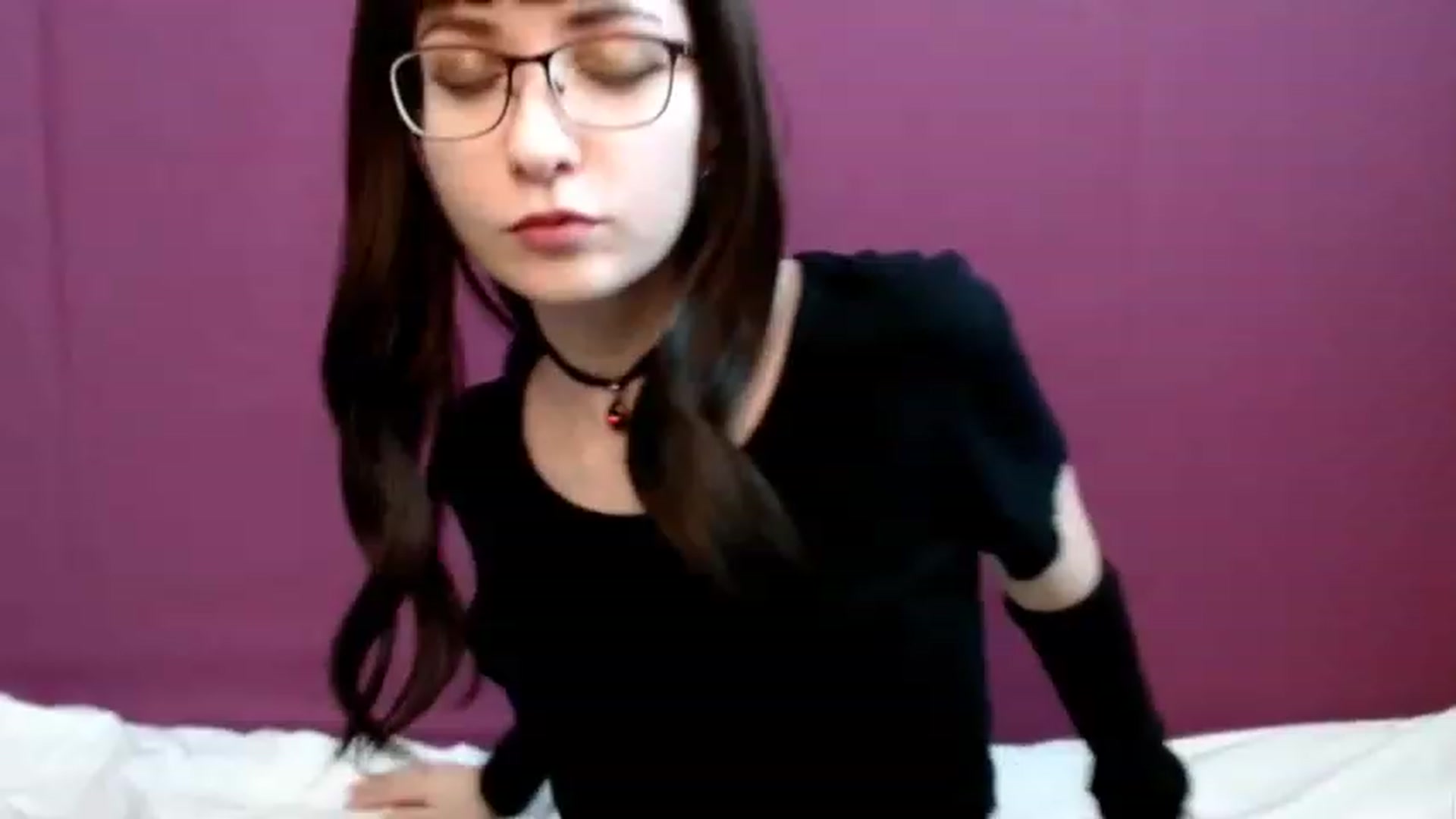 Gallery image thumbnail from Sophie_Smile's myfreecams stream on, 12/18/2022, 05:48 image 8 of 20