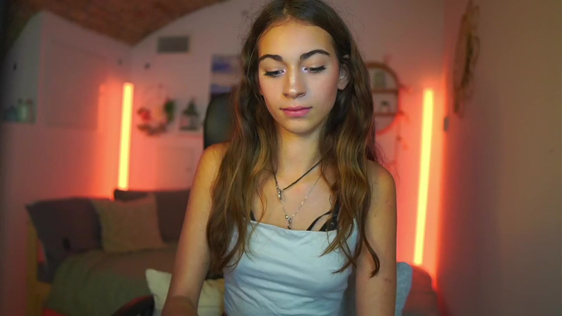 Gallery image thumbnail from Sophie__Grey's myfreecams stream on, 07/13/2025, 16:27 image 3 of 20