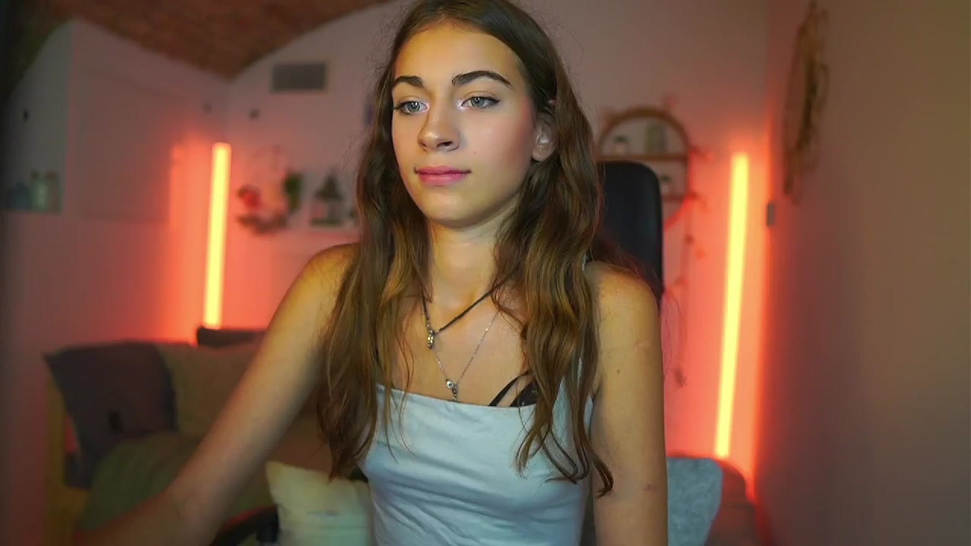 Gallery image thumbnail from Sophie__Grey's myfreecams stream on, 07/13/2025, 16:27 image 4 of 20