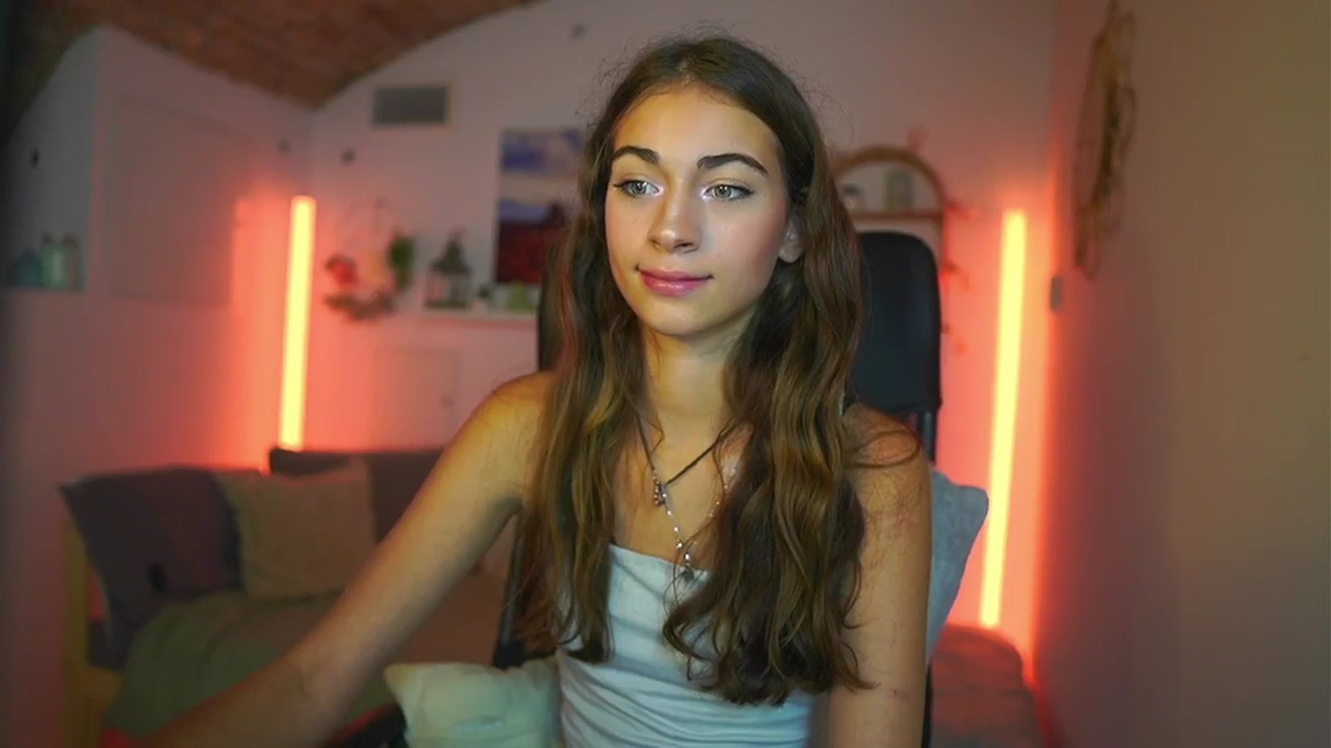 Gallery image thumbnail from Sophie__Grey's myfreecams stream on, 07/13/2025, 16:27 image 10 of 20