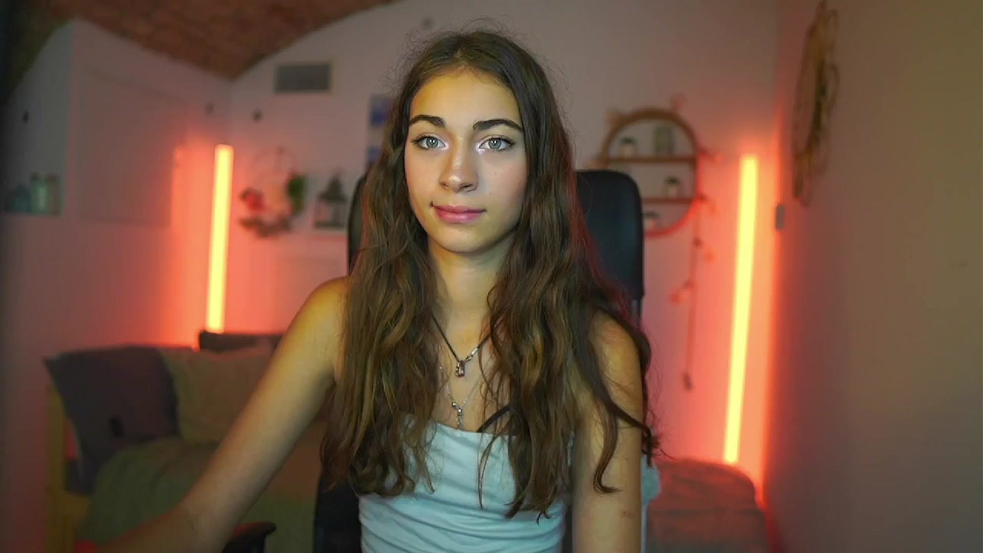 Gallery image thumbnail from Sophie__Grey's myfreecams stream on, 07/13/2025, 17:13 image 3 of 20