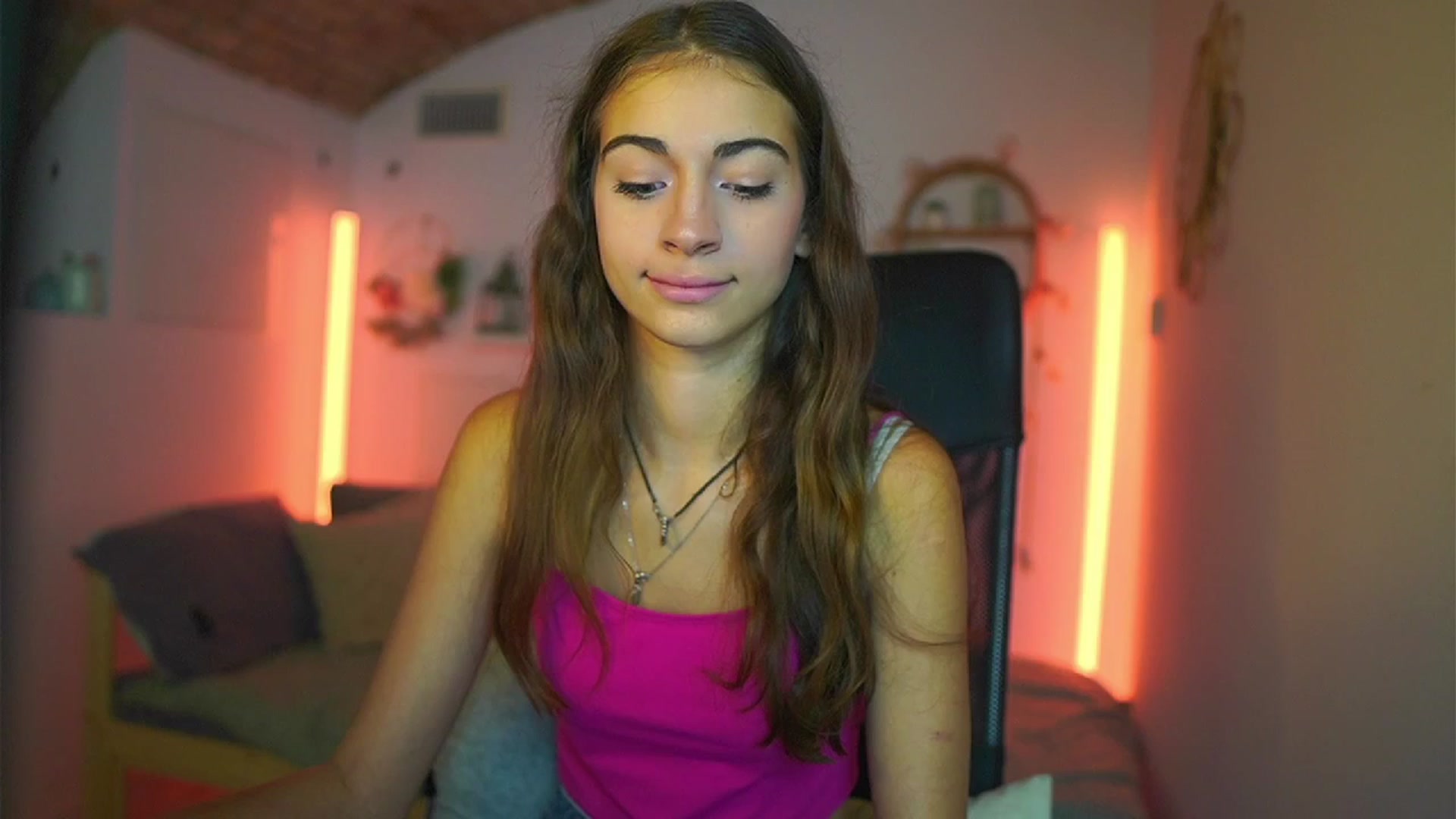 Gallery image thumbnail from Sophie__Grey's myfreecams stream on, 07/14/2025, 14:21 image 8 of 20