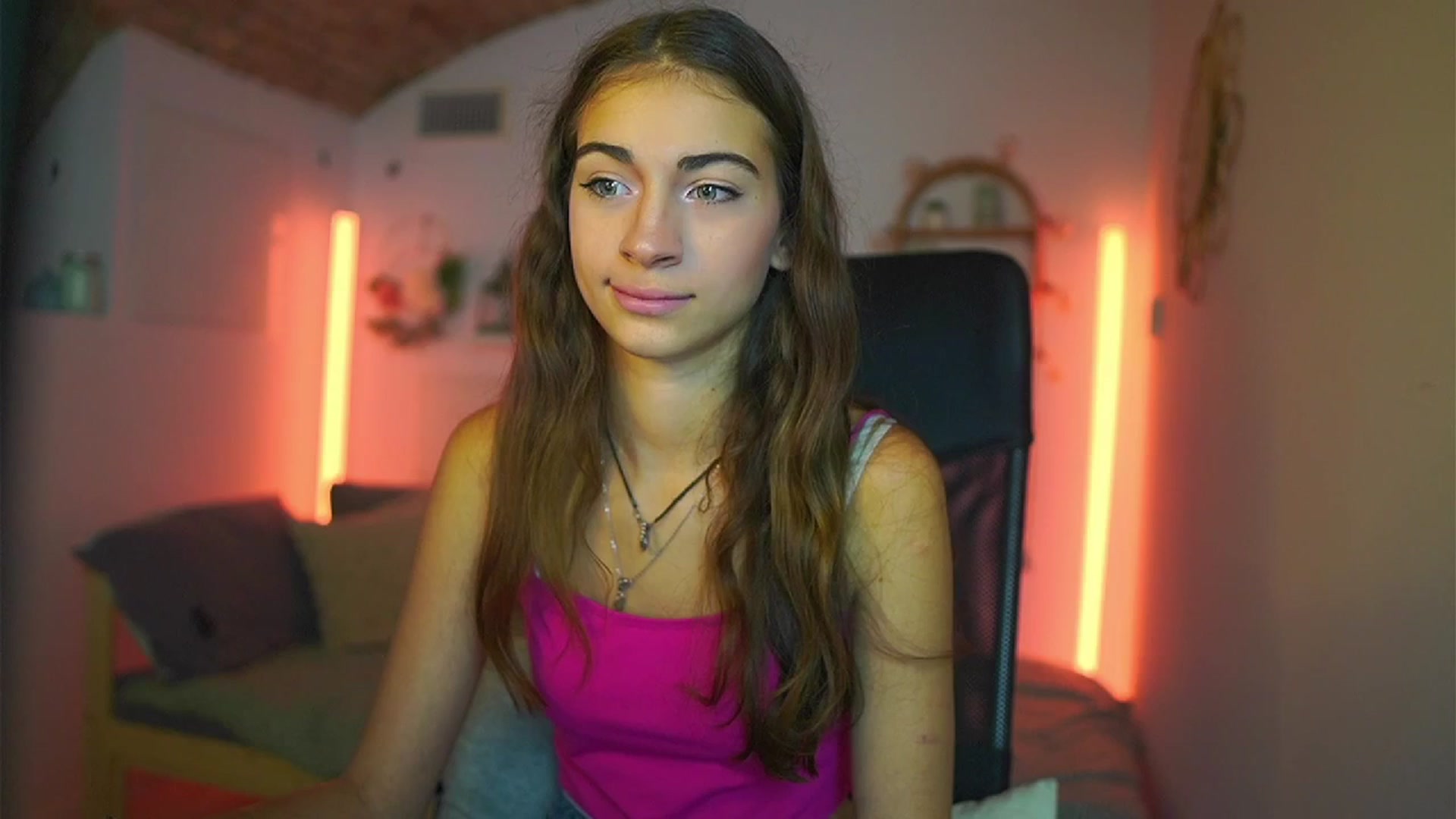 Gallery image thumbnail from Sophie__Grey's myfreecams stream on, 07/14/2025, 14:21 image 10 of 20