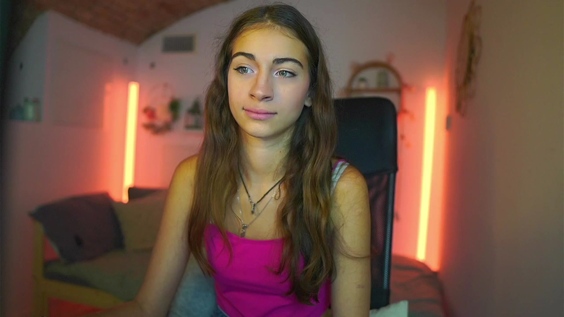 Gallery image thumbnail from Sophie__Grey's myfreecams stream on, 07/14/2025, 14:21 image 11 of 20