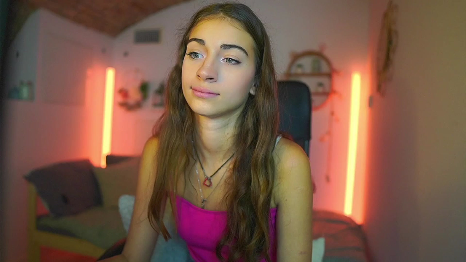Gallery image thumbnail from Sophie__Grey's myfreecams stream on, 07/14/2025, 14:21 image 16 of 20
