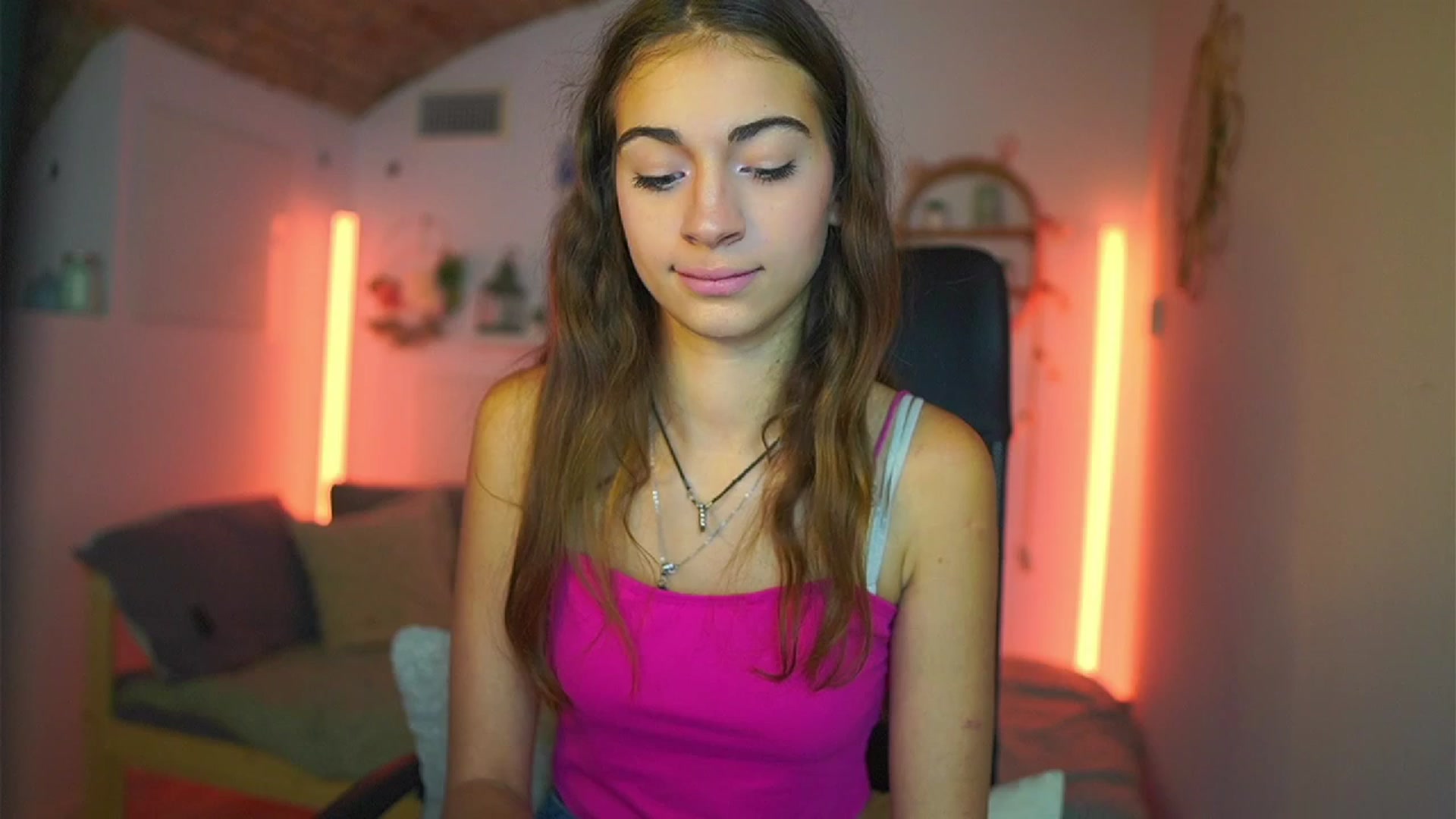 Gallery image thumbnail from Sophie__Grey's myfreecams stream on, 07/14/2025, 14:21 image 5 of 20