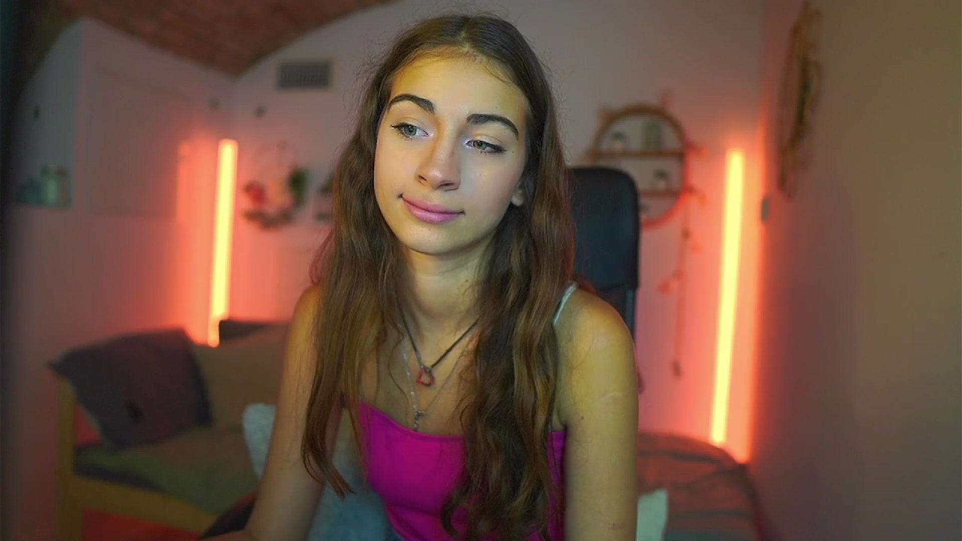 Gallery image thumbnail from Sophie__Grey's myfreecams stream on, 07/14/2025, 14:21 image 17 of 20