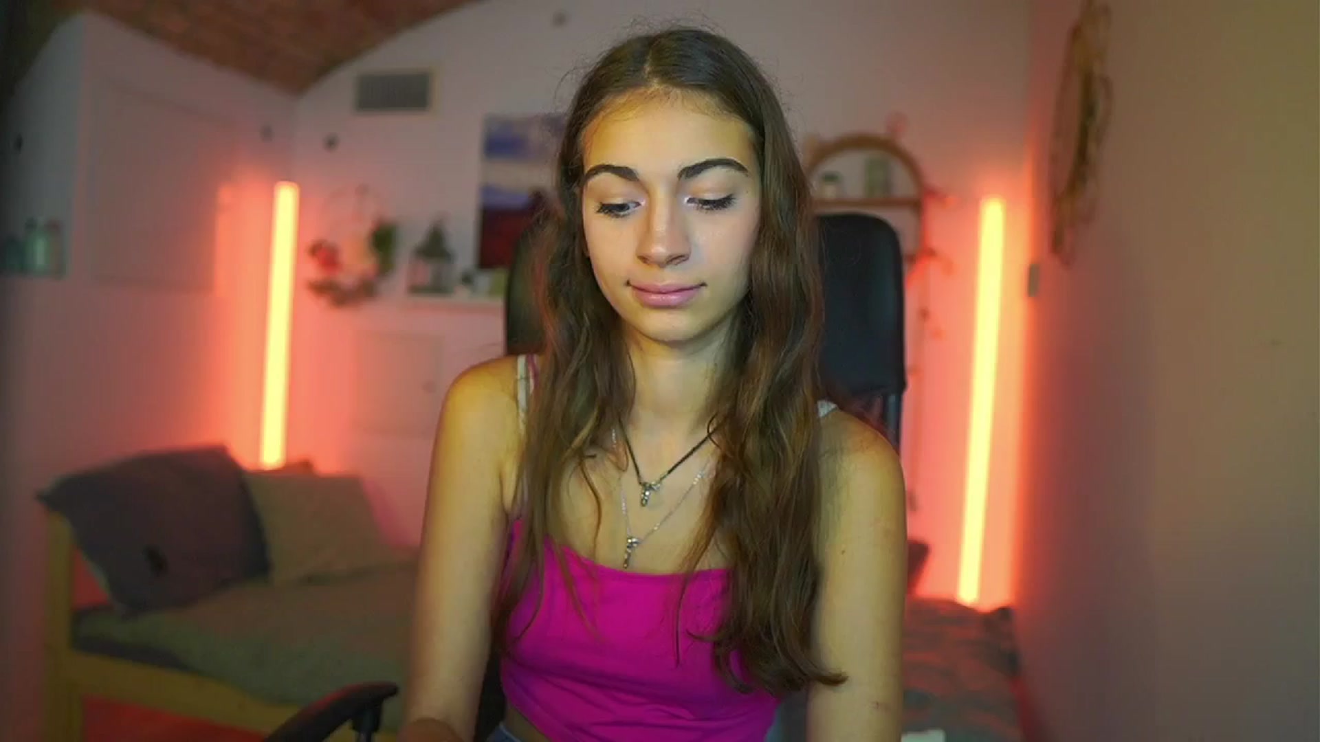 Gallery image thumbnail from Sophie__Grey's myfreecams stream on, 07/14/2025, 15:42 image 9 of 20