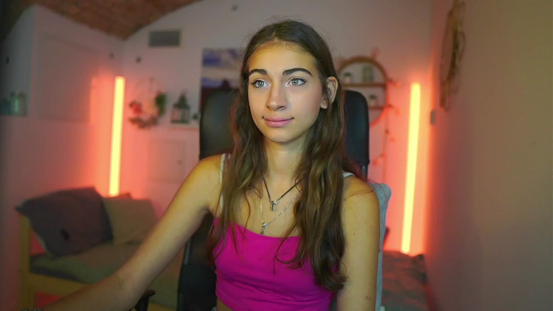 Gallery image thumbnail from Sophie__Grey's myfreecams stream on, 07/14/2025, 15:42 image 16 of 20