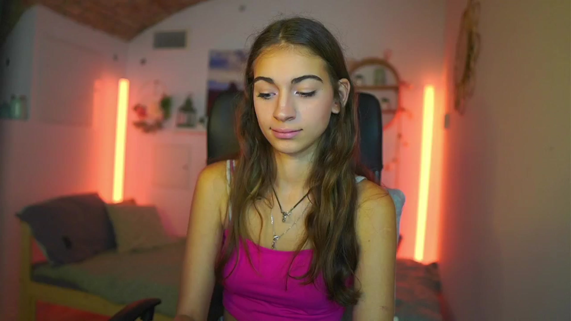 Gallery image thumbnail from Sophie__Grey's myfreecams stream on, 07/14/2025, 15:42 image 15 of 20