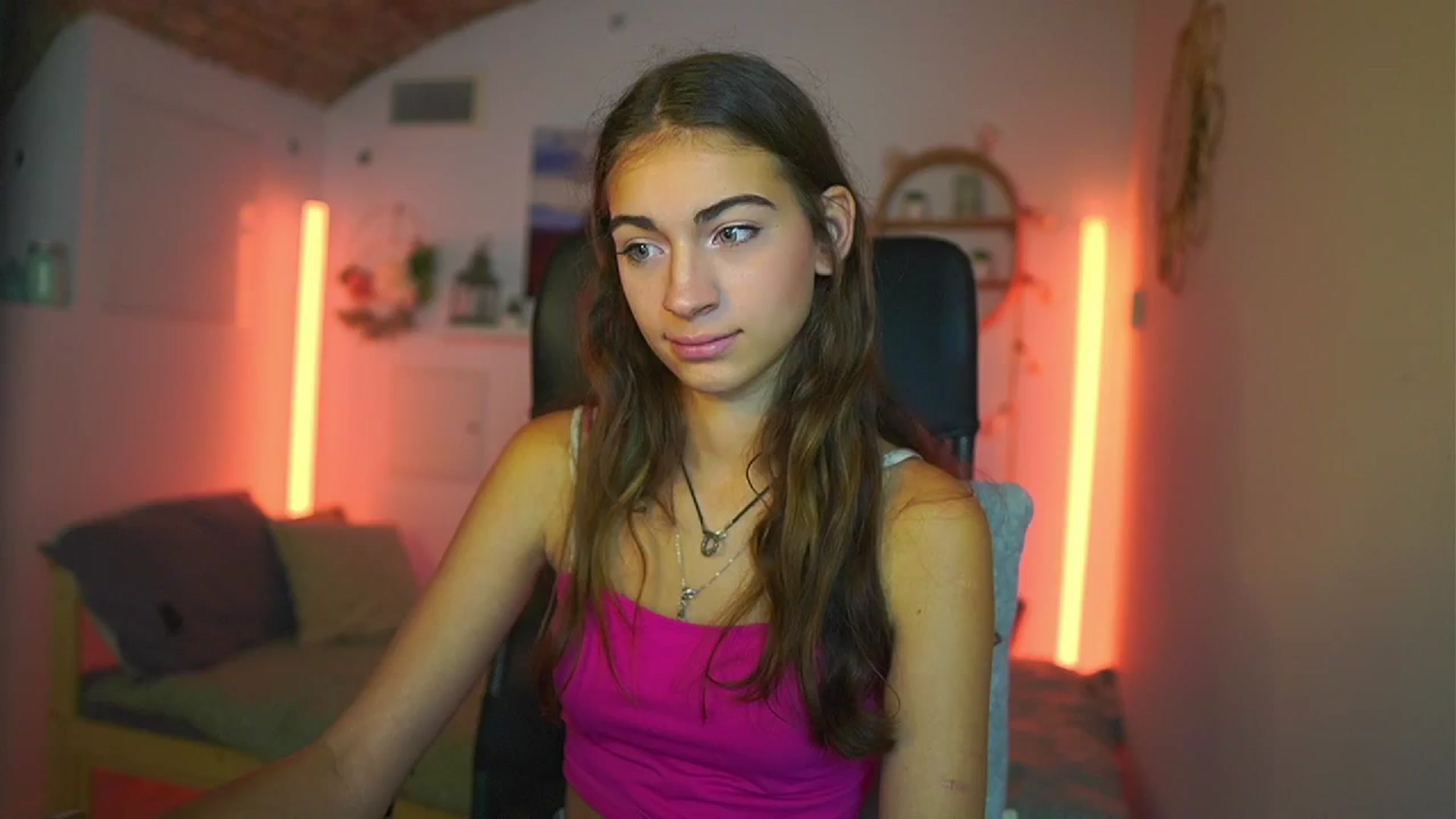 Gallery image thumbnail from Sophie__Grey's myfreecams stream on, 07/14/2025, 15:42 image 12 of 20