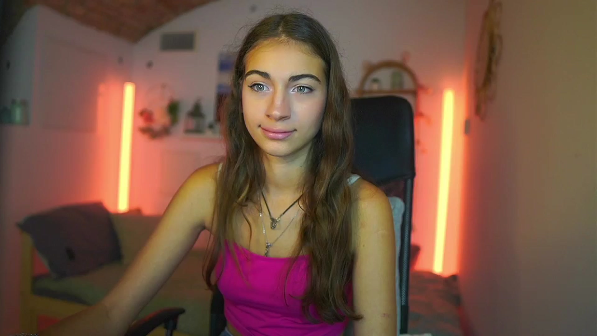 Gallery image thumbnail from Sophie__Grey's myfreecams stream on, 07/14/2025, 15:42 image 6 of 20