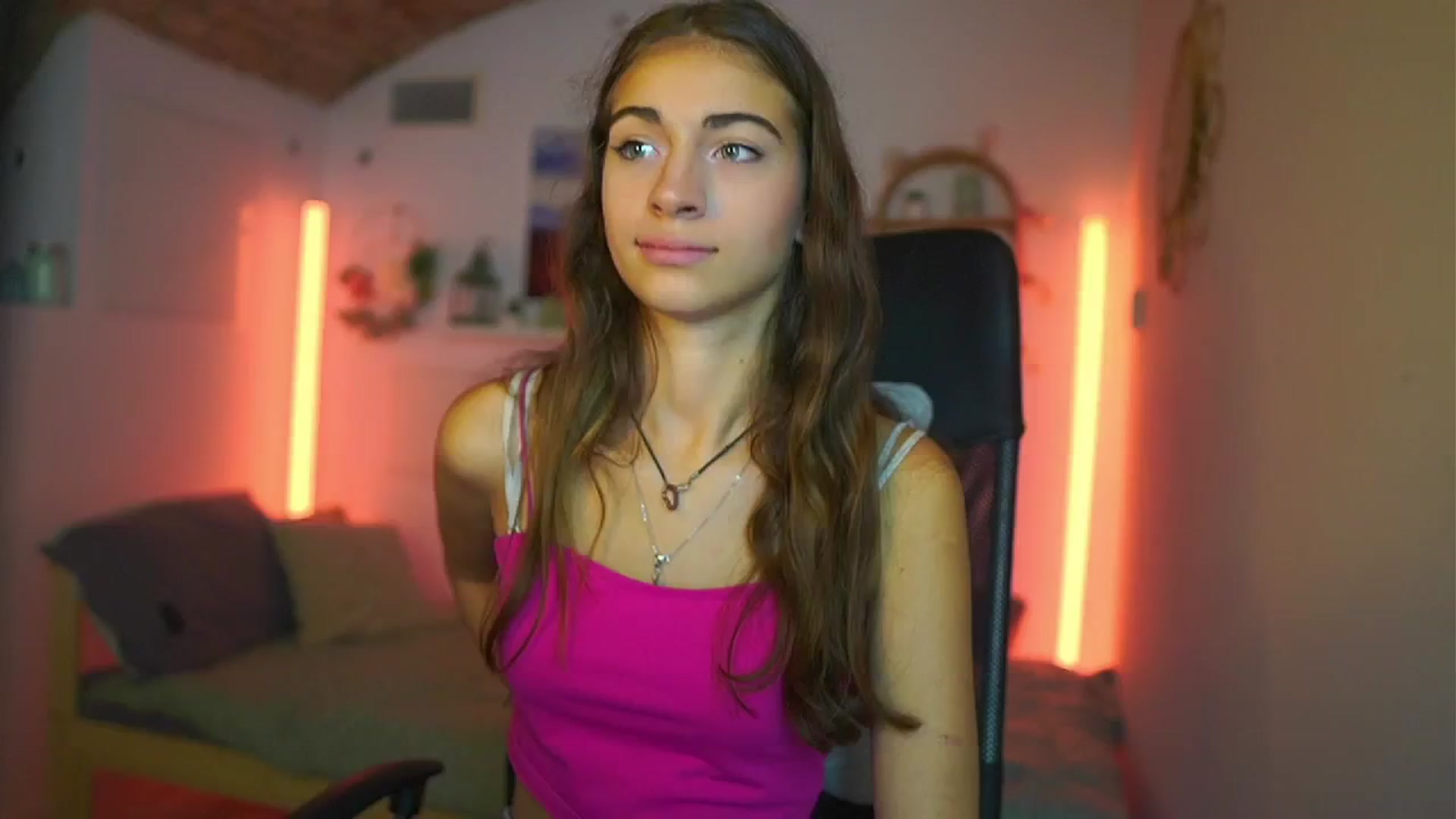 Gallery image thumbnail from Sophie__Grey's myfreecams stream on, 07/14/2025, 15:42 image 4 of 20