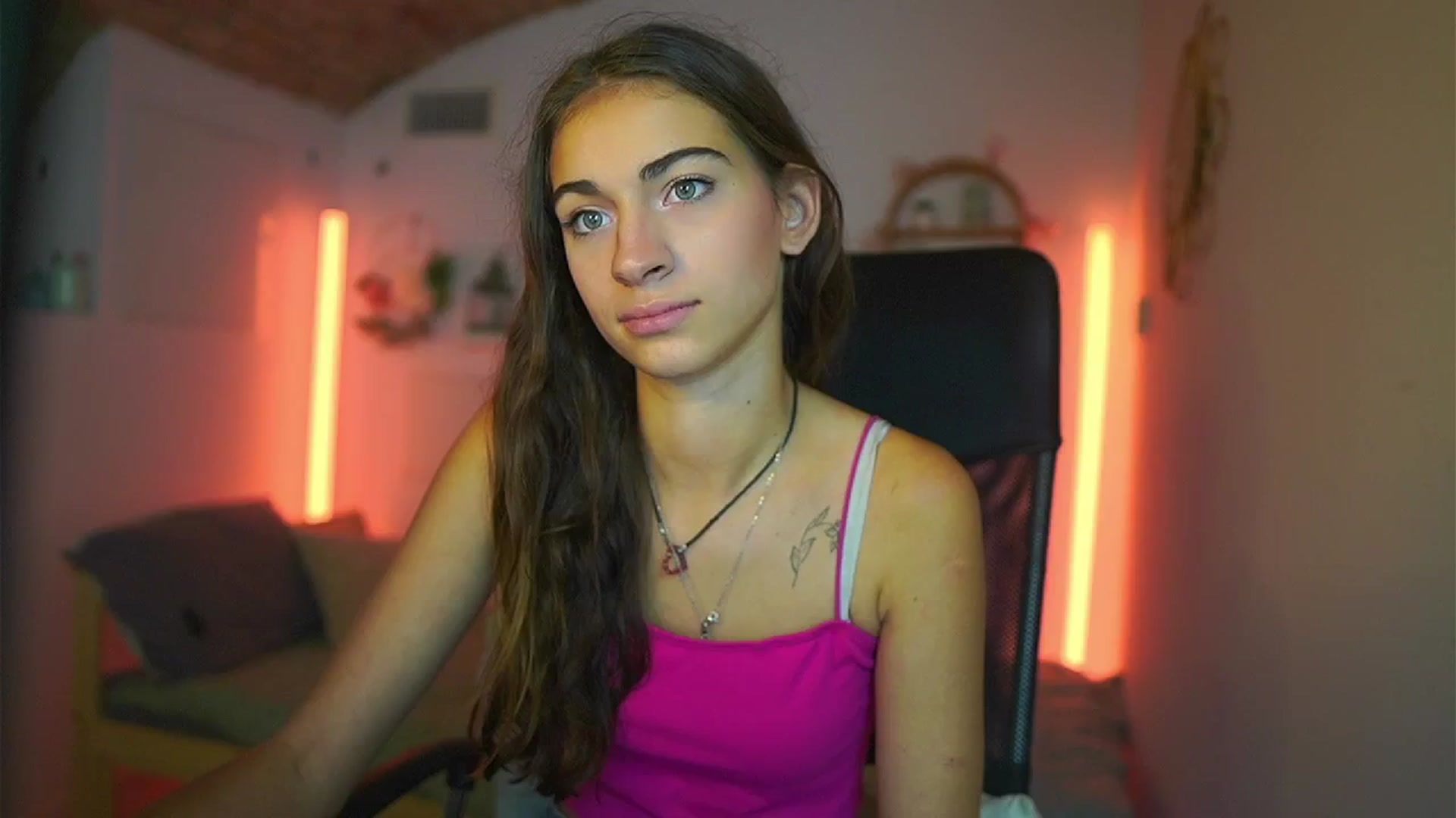 Gallery image thumbnail from Sophie__Grey's myfreecams stream on, 07/14/2025, 17:54 image 3 of 20