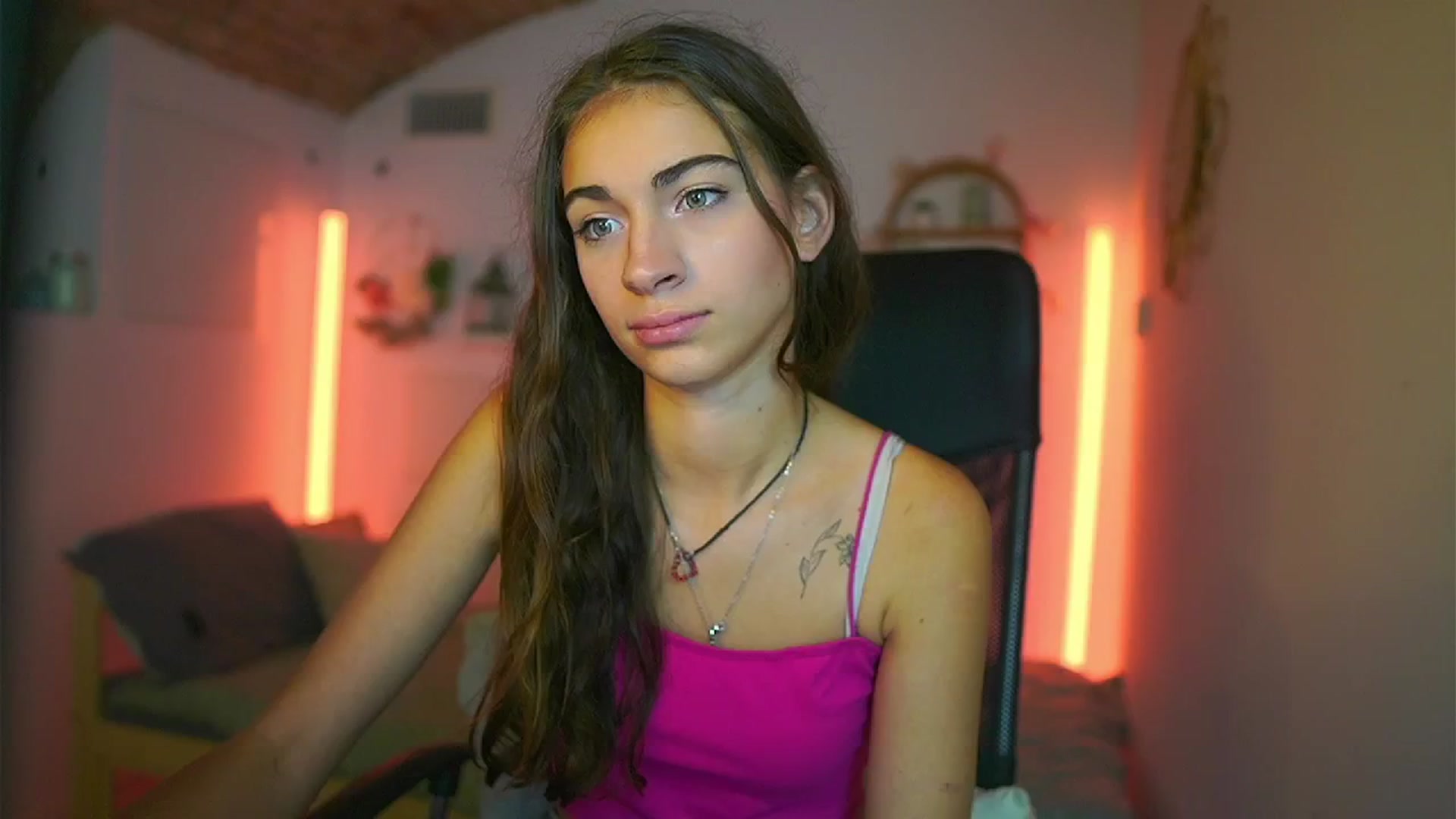 Gallery image thumbnail from Sophie__Grey's myfreecams stream on, 07/14/2025, 17:54 image 15 of 20