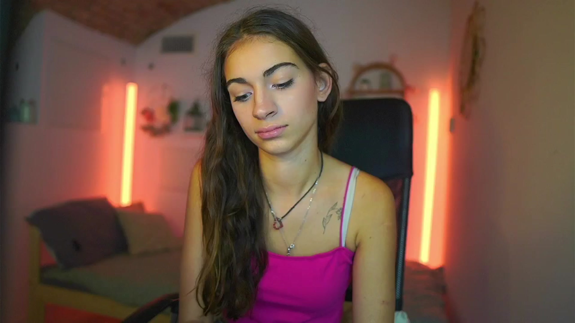 Gallery image thumbnail from Sophie__Grey's myfreecams stream on, 07/14/2025, 17:54 image 8 of 20