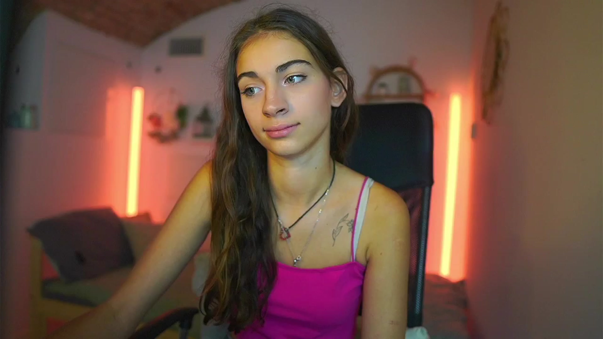 Gallery image thumbnail from Sophie__Grey's myfreecams stream on, 07/14/2025, 17:54 image 11 of 20