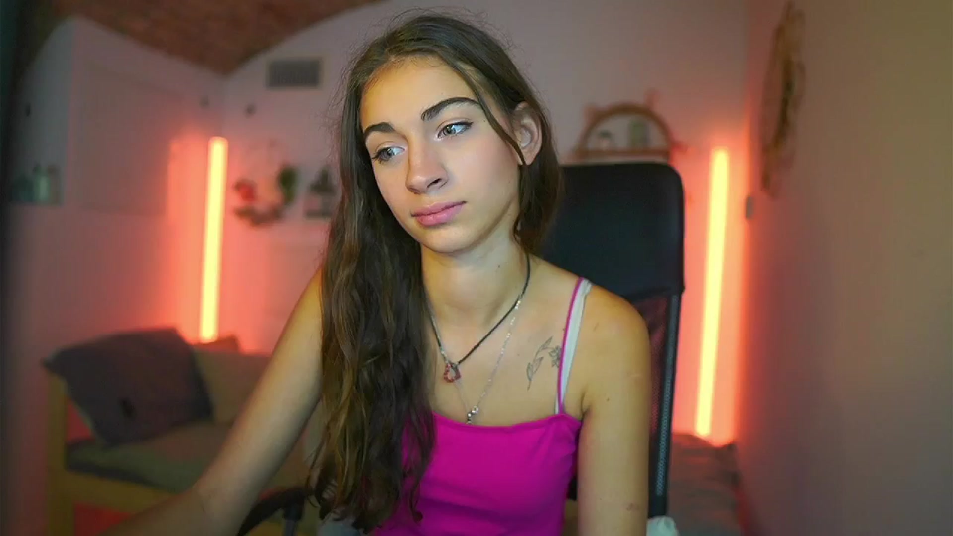 Gallery image thumbnail from Sophie__Grey's myfreecams stream on, 07/14/2025, 17:54 image 13 of 20