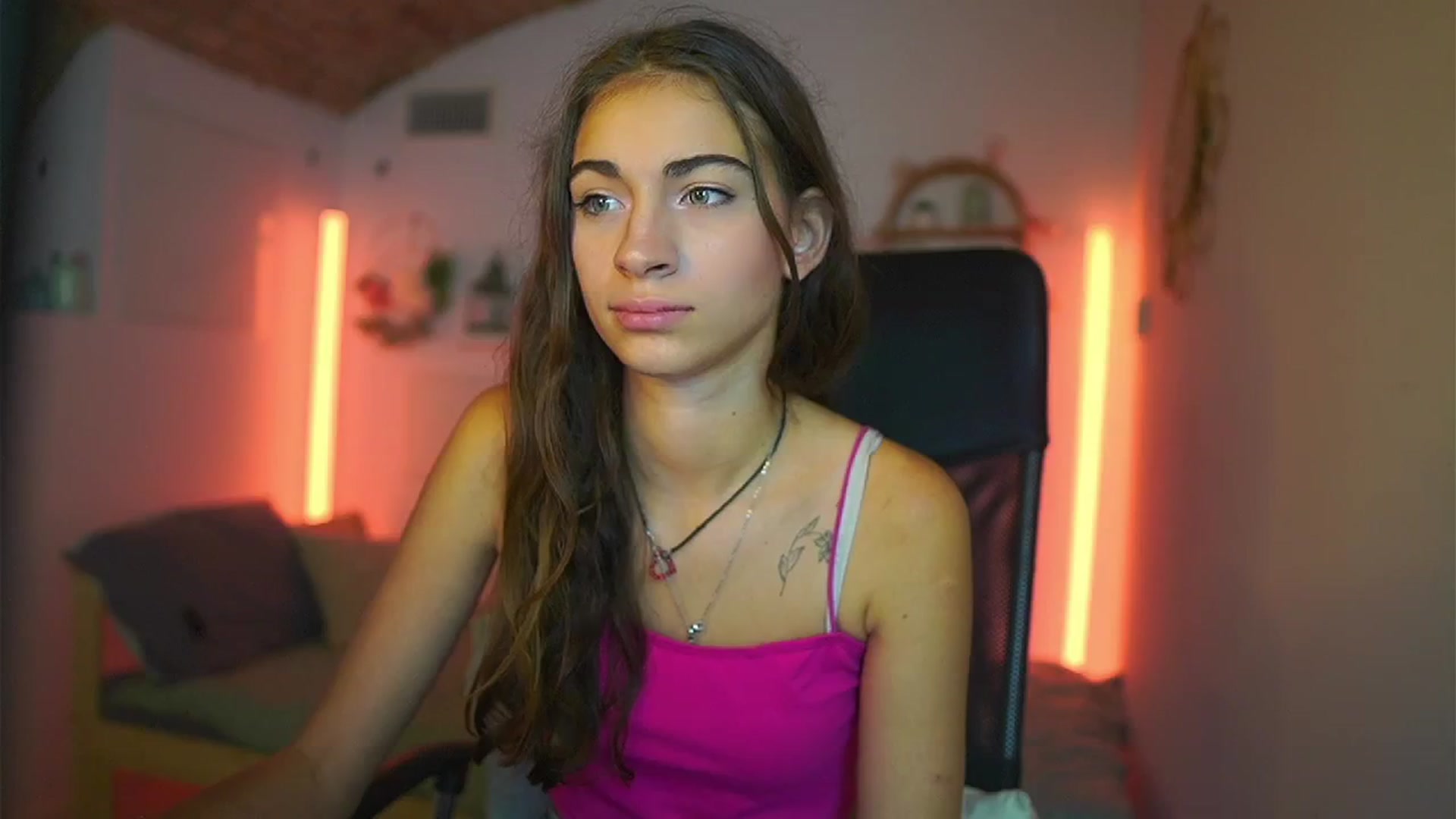 Gallery image thumbnail from Sophie__Grey's myfreecams stream on, 07/14/2025, 17:54 image 16 of 20
