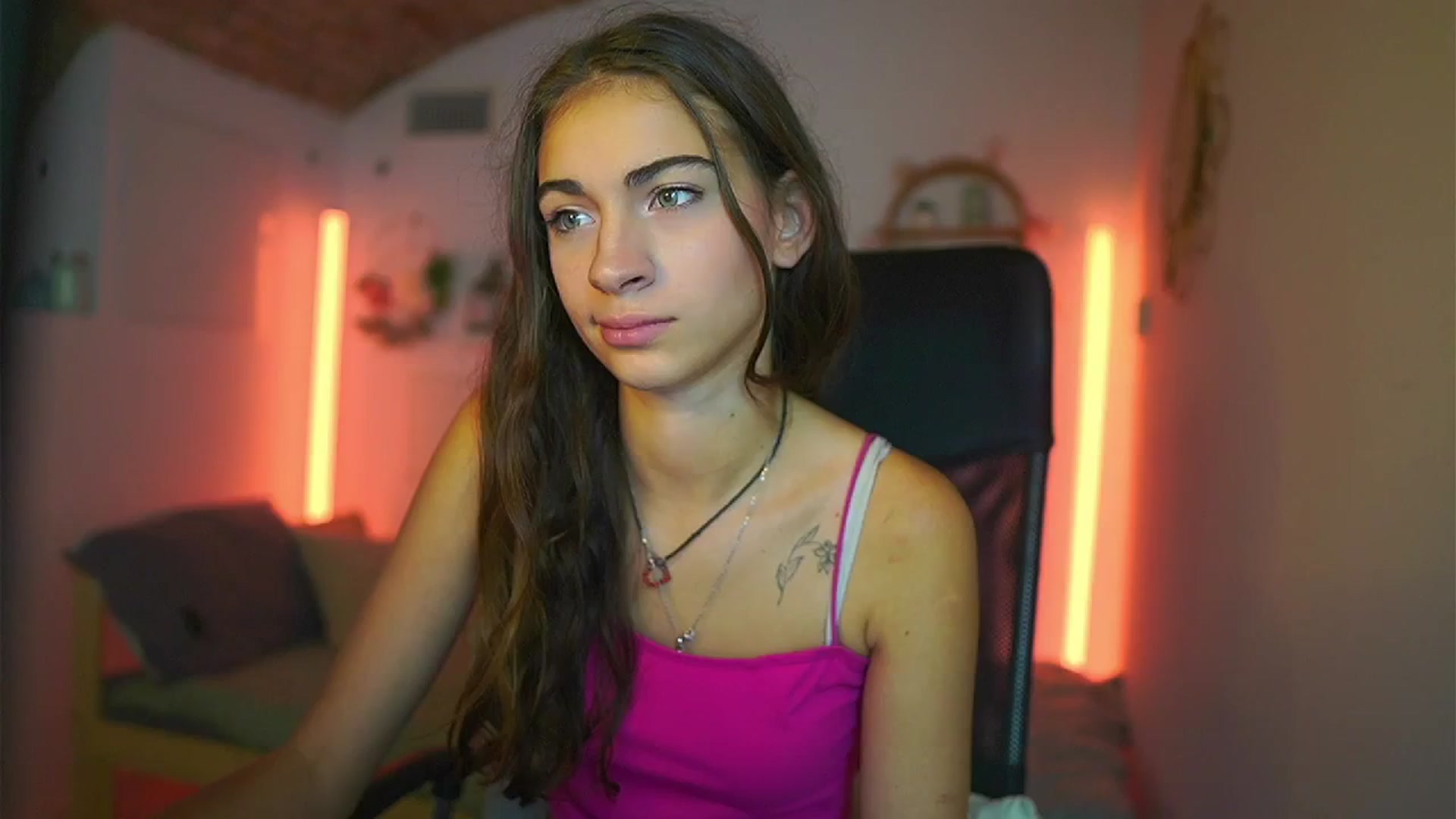 Gallery image thumbnail from Sophie__Grey's myfreecams stream on, 07/14/2025, 17:54 image 19 of 20
