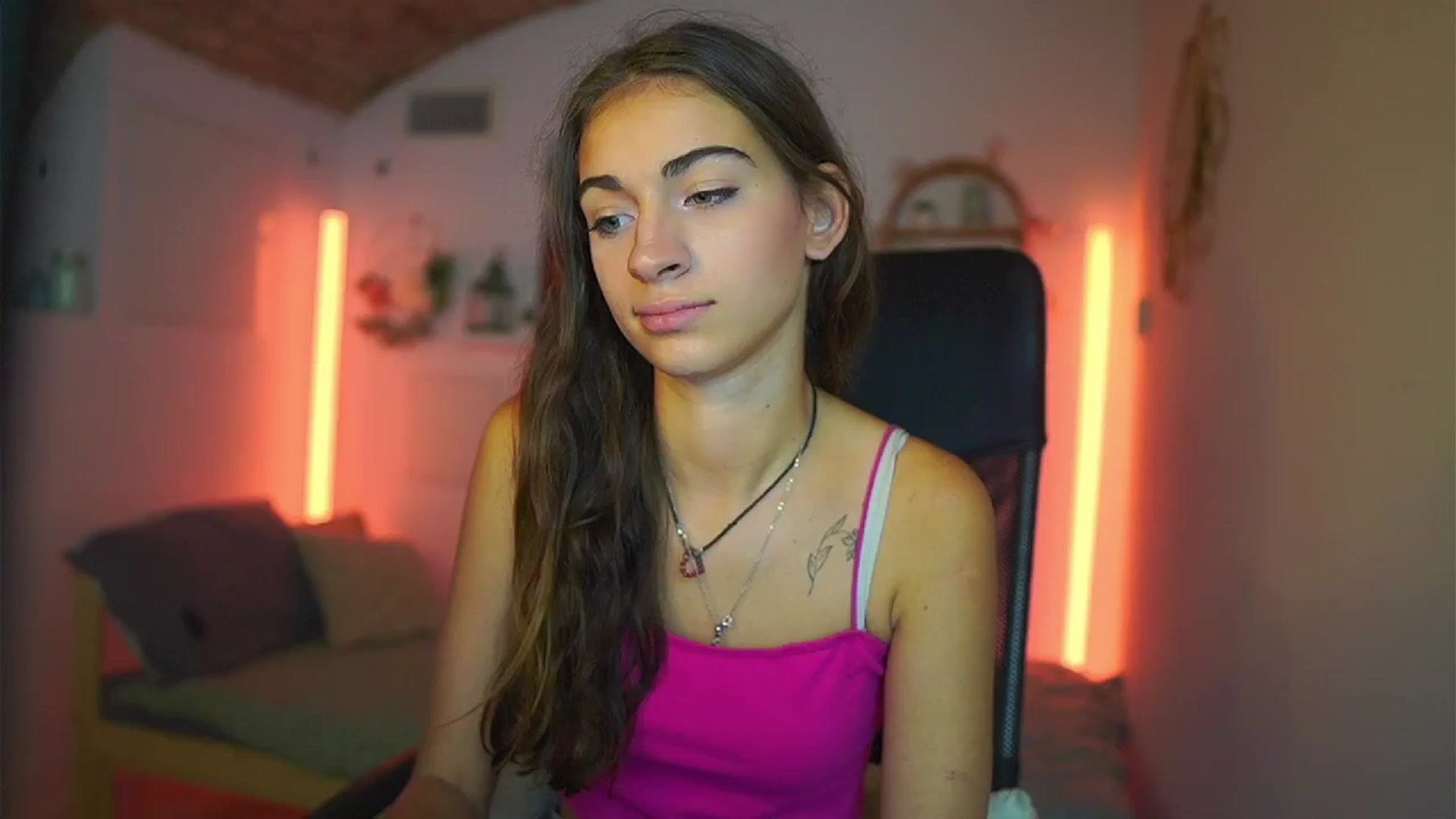 Gallery image thumbnail from Sophie__Grey's myfreecams stream on, 07/14/2025, 17:54 image 7 of 20