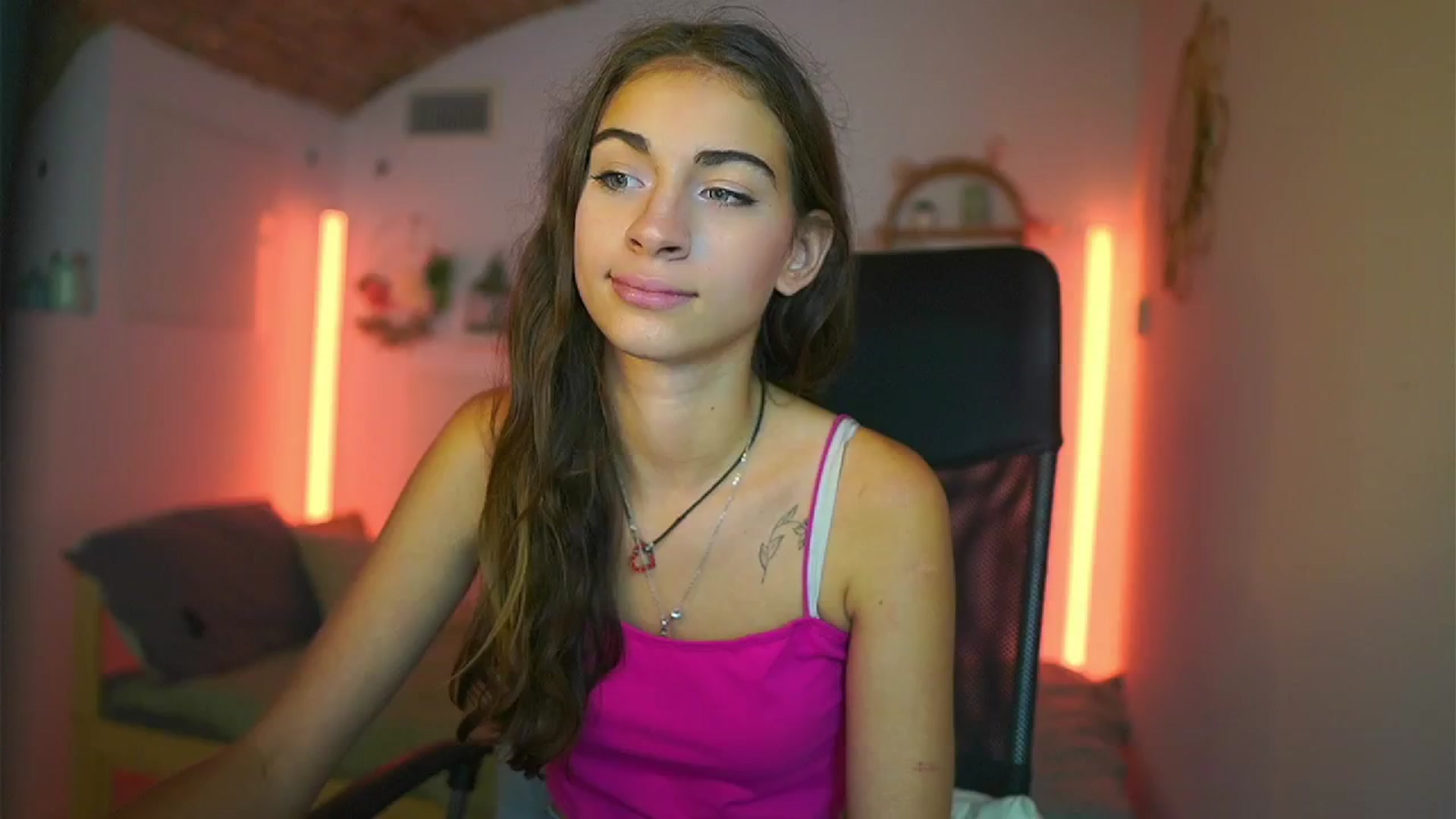 Gallery image thumbnail from Sophie__Grey's myfreecams stream on, 07/14/2025, 17:54 image 1 of 20