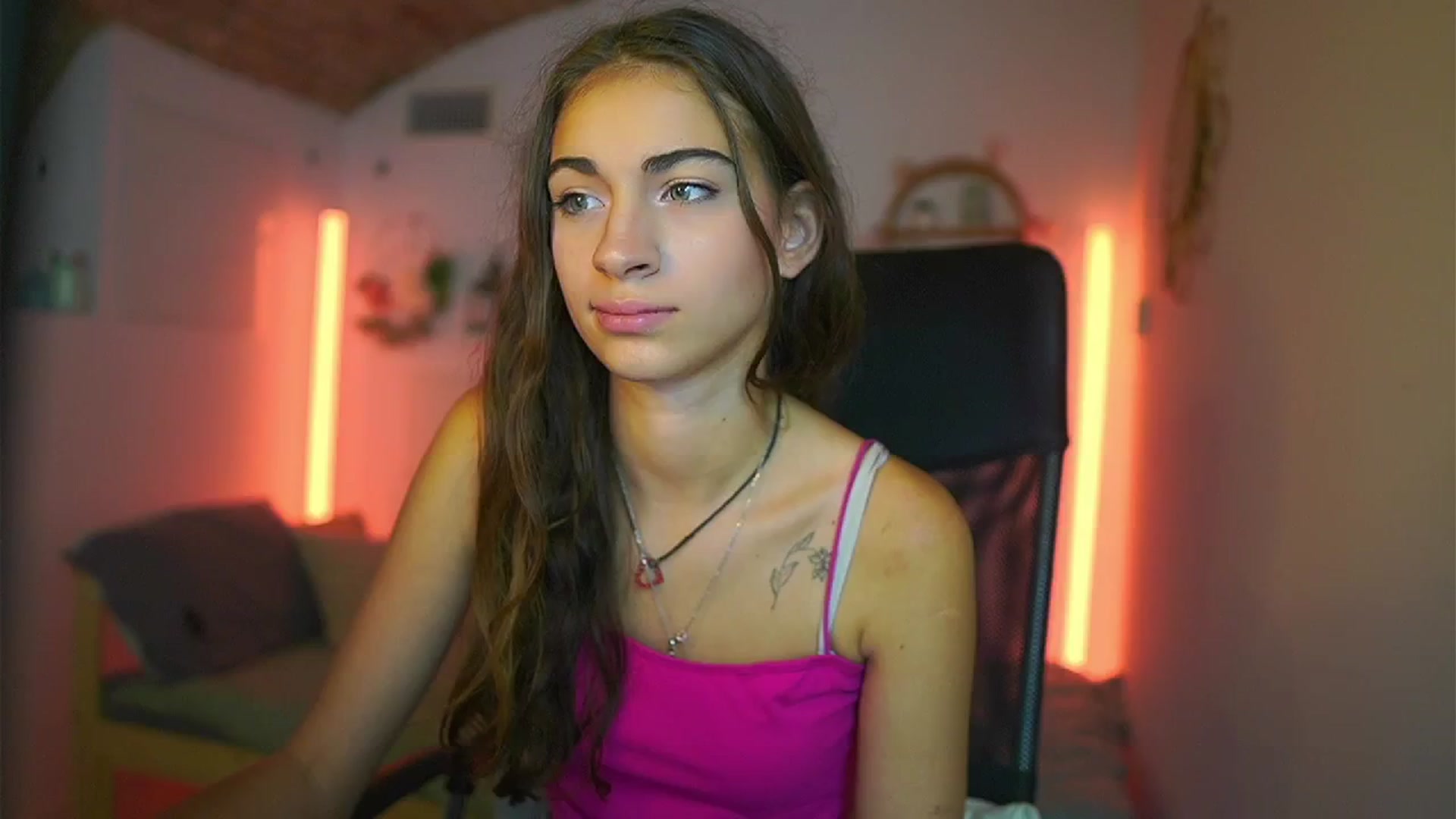 Gallery image thumbnail from Sophie__Grey's myfreecams stream on, 07/14/2025, 17:54 image 17 of 20