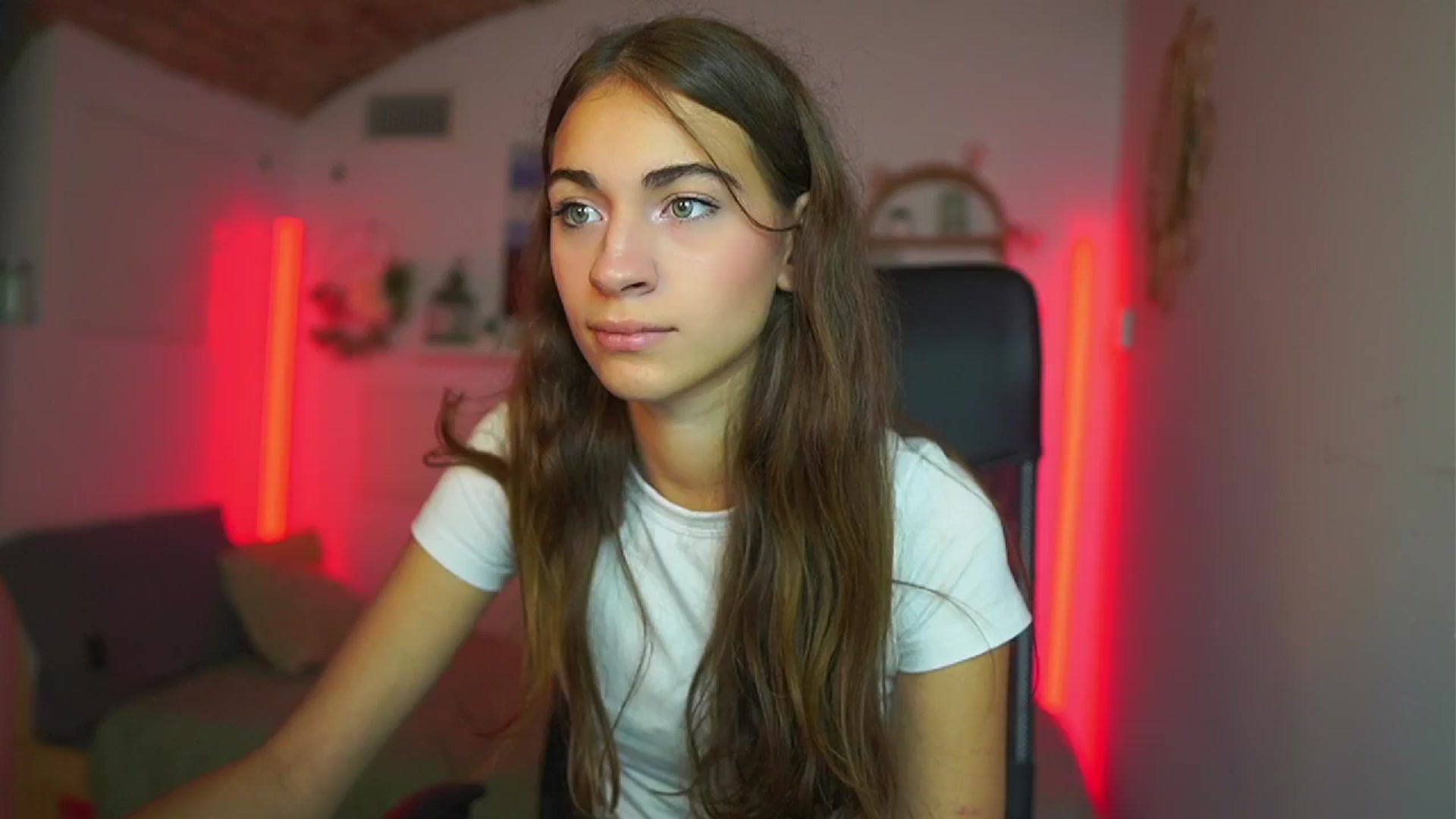 Gallery image thumbnail from Sophie__Grey's myfreecams stream on, 07/15/2025, 14:49 image 12 of 20
