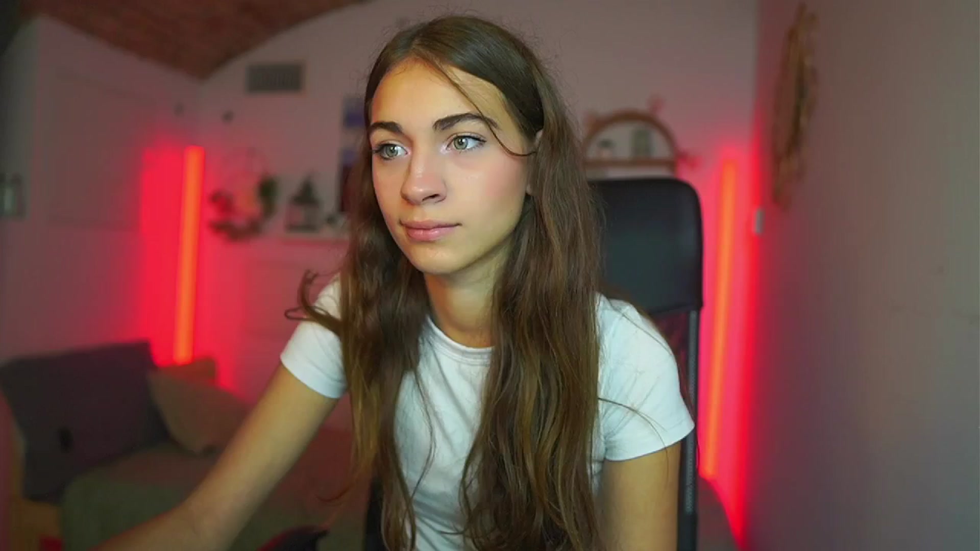 Gallery image thumbnail from Sophie__Grey's myfreecams stream on, 07/15/2025, 14:49 image 14 of 20