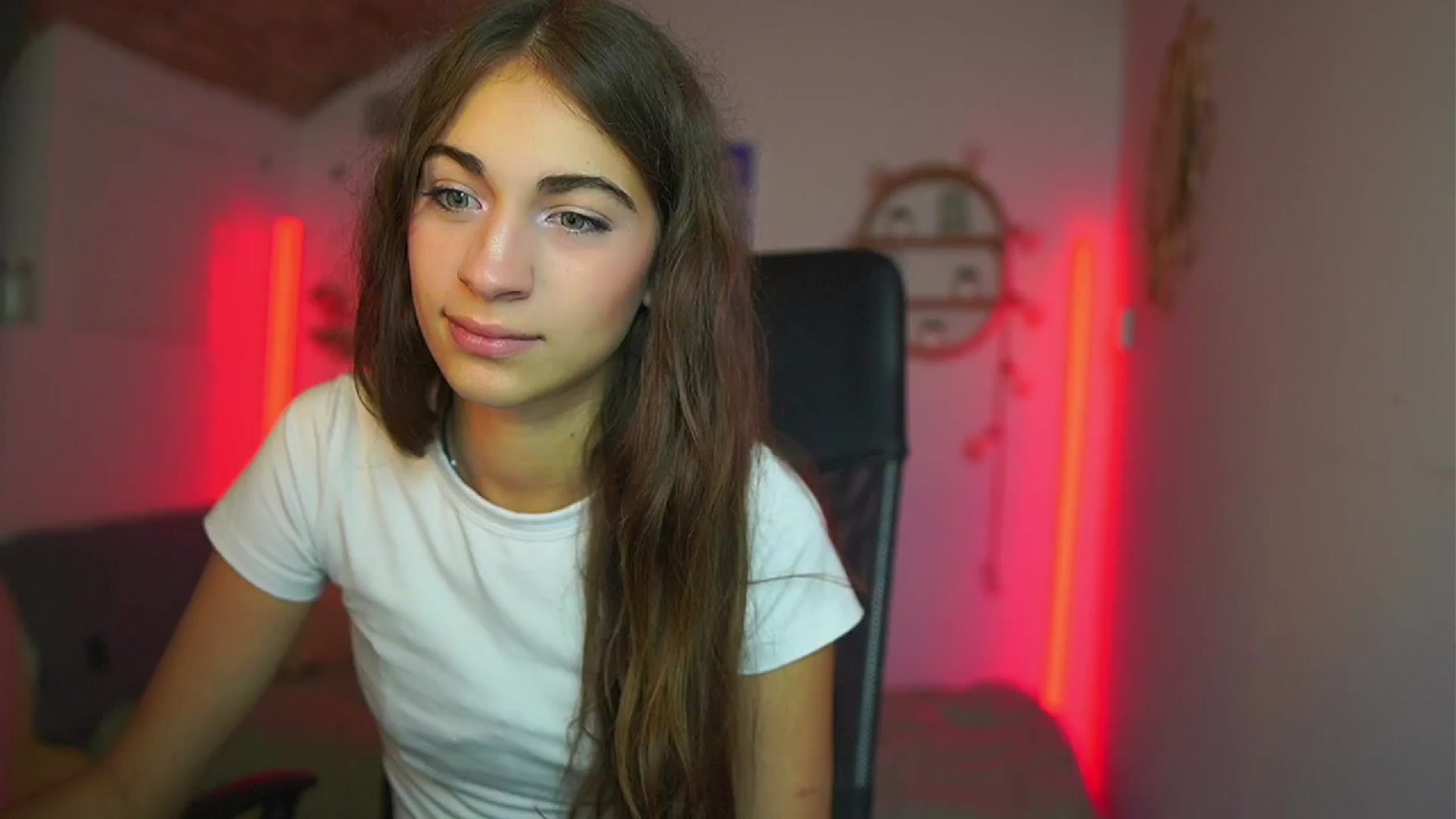 Gallery image thumbnail from Sophie__Grey's myfreecams stream on, 07/15/2025, 14:49 image 6 of 20