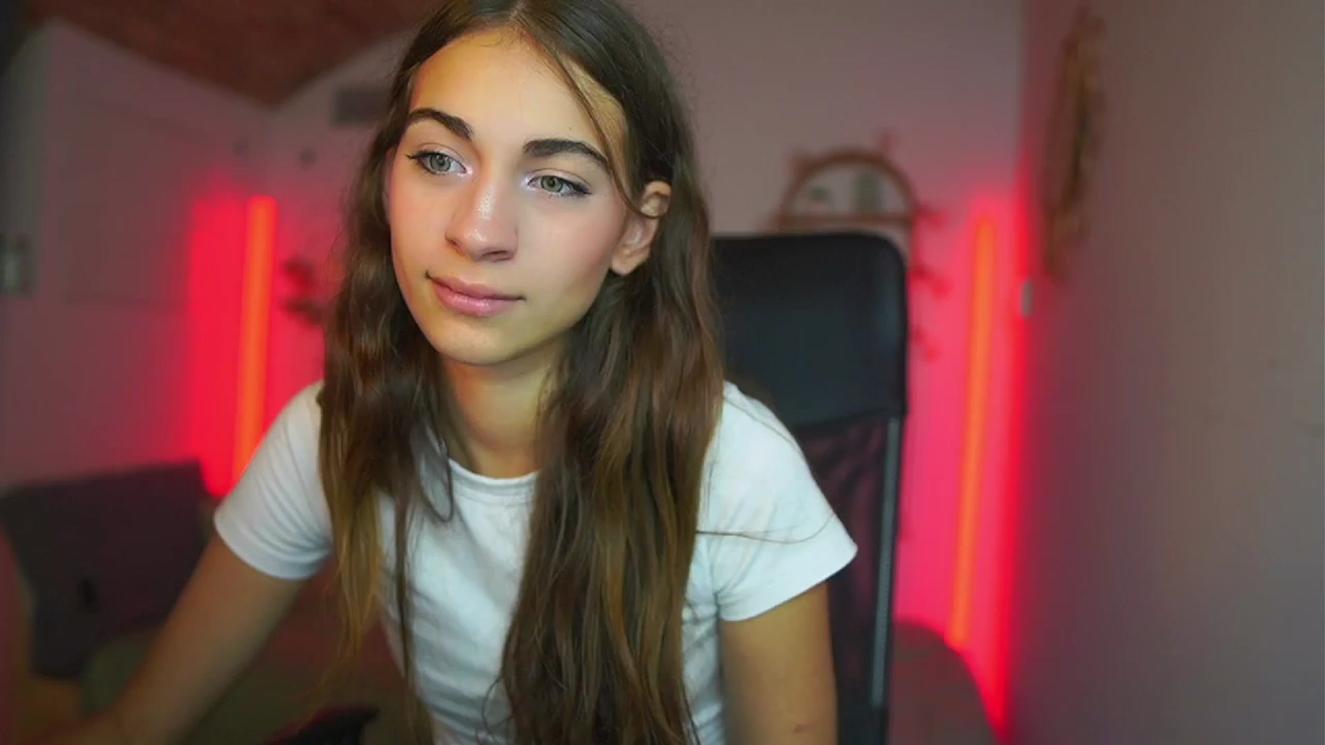 Gallery image thumbnail from Sophie__Grey's myfreecams stream on, 07/15/2025, 14:49 image 9 of 20
