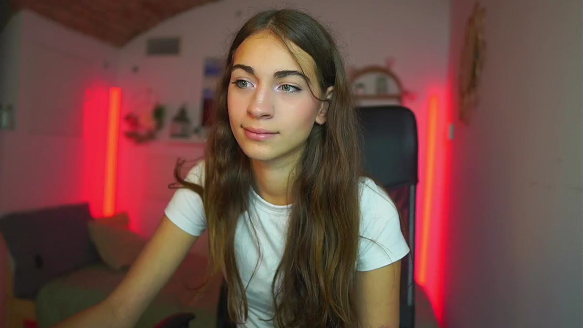 Gallery image thumbnail from Sophie__Grey's myfreecams stream on, 07/15/2025, 14:49 image 13 of 20
