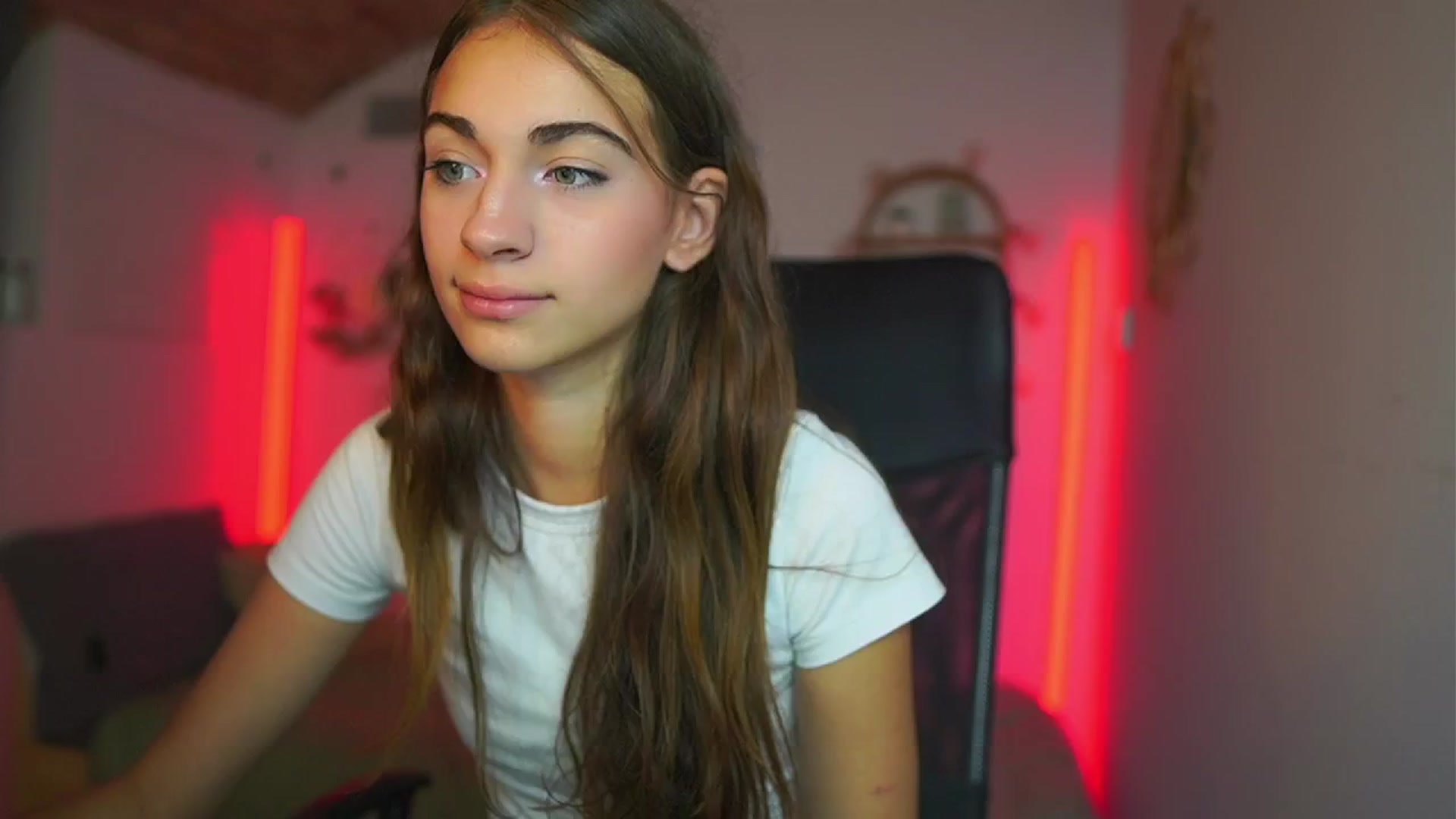 Gallery image thumbnail from Sophie__Grey's myfreecams stream on, 07/15/2025, 14:49 image 7 of 20