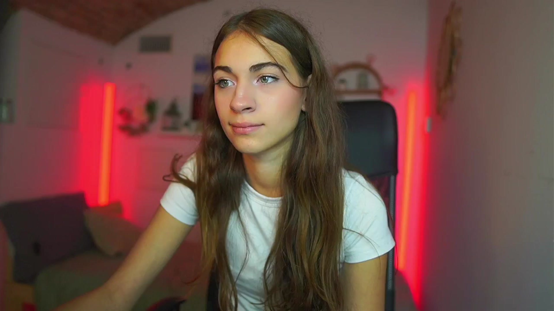 Gallery image thumbnail from Sophie__Grey's myfreecams stream on, 07/15/2025, 14:49 image 15 of 20
