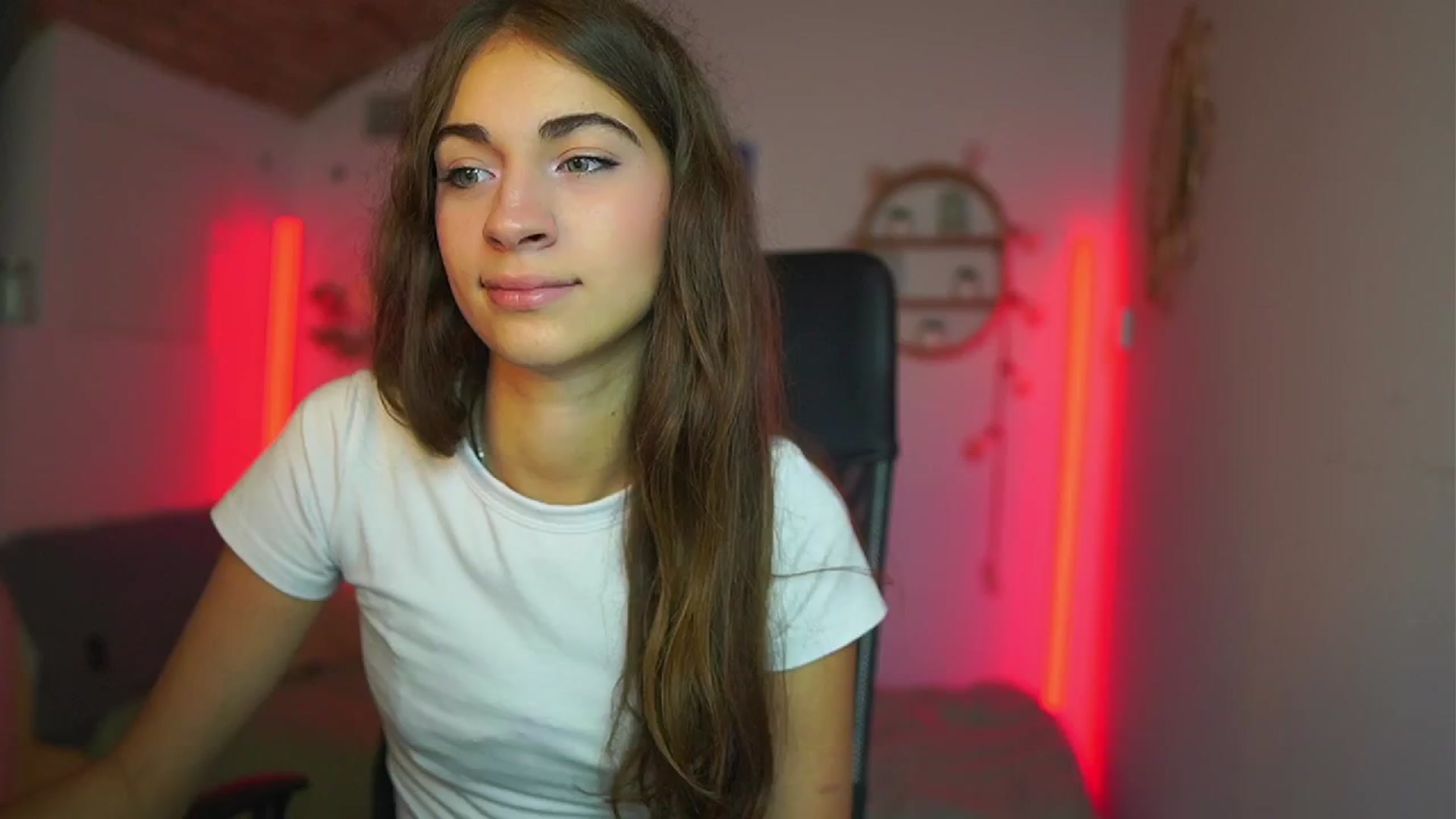 Gallery image thumbnail from Sophie__Grey's myfreecams stream on, 07/15/2025, 14:49 image 4 of 20