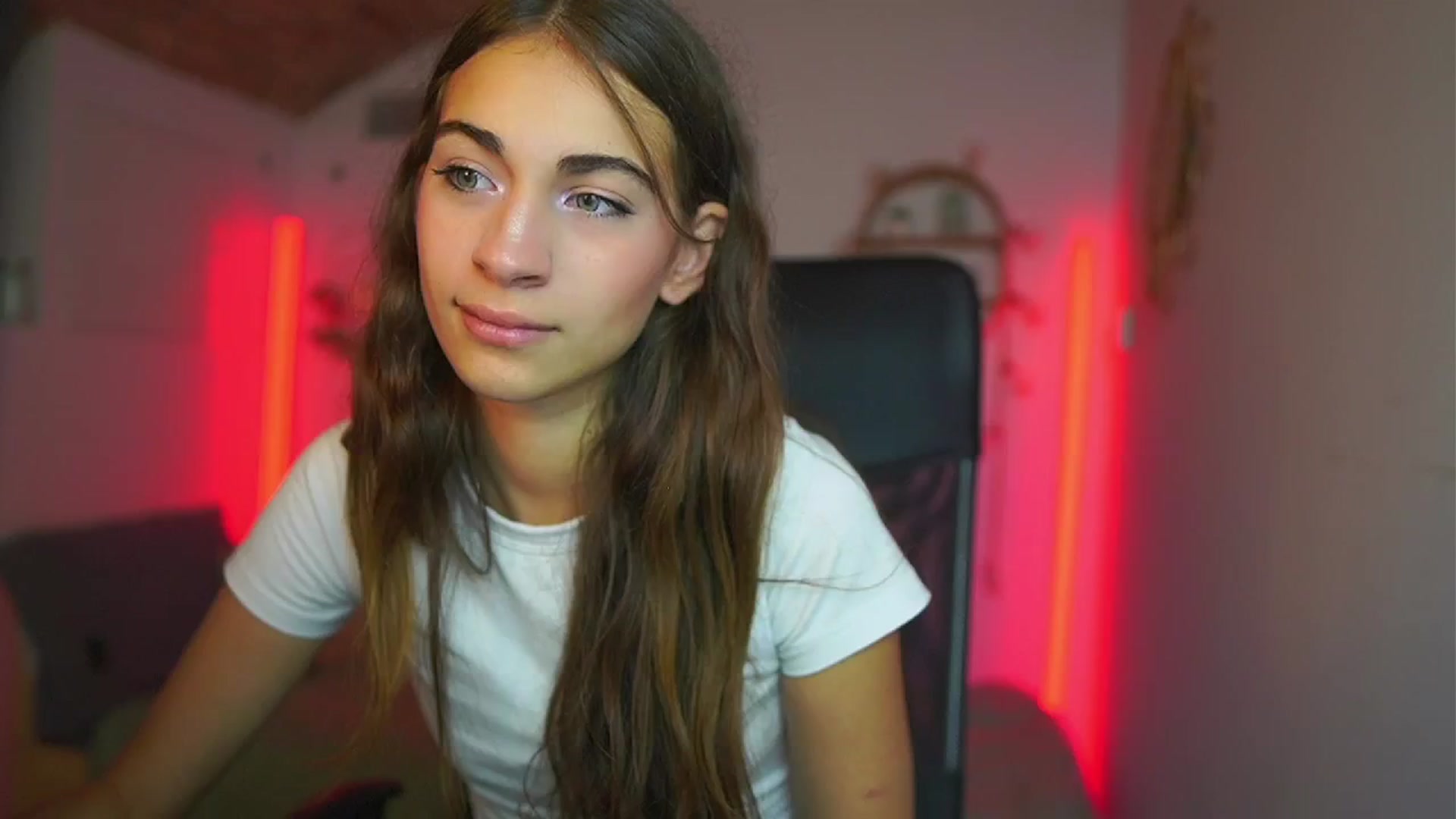 Gallery image thumbnail from Sophie__Grey's myfreecams stream on, 07/15/2025, 14:49 image 10 of 20