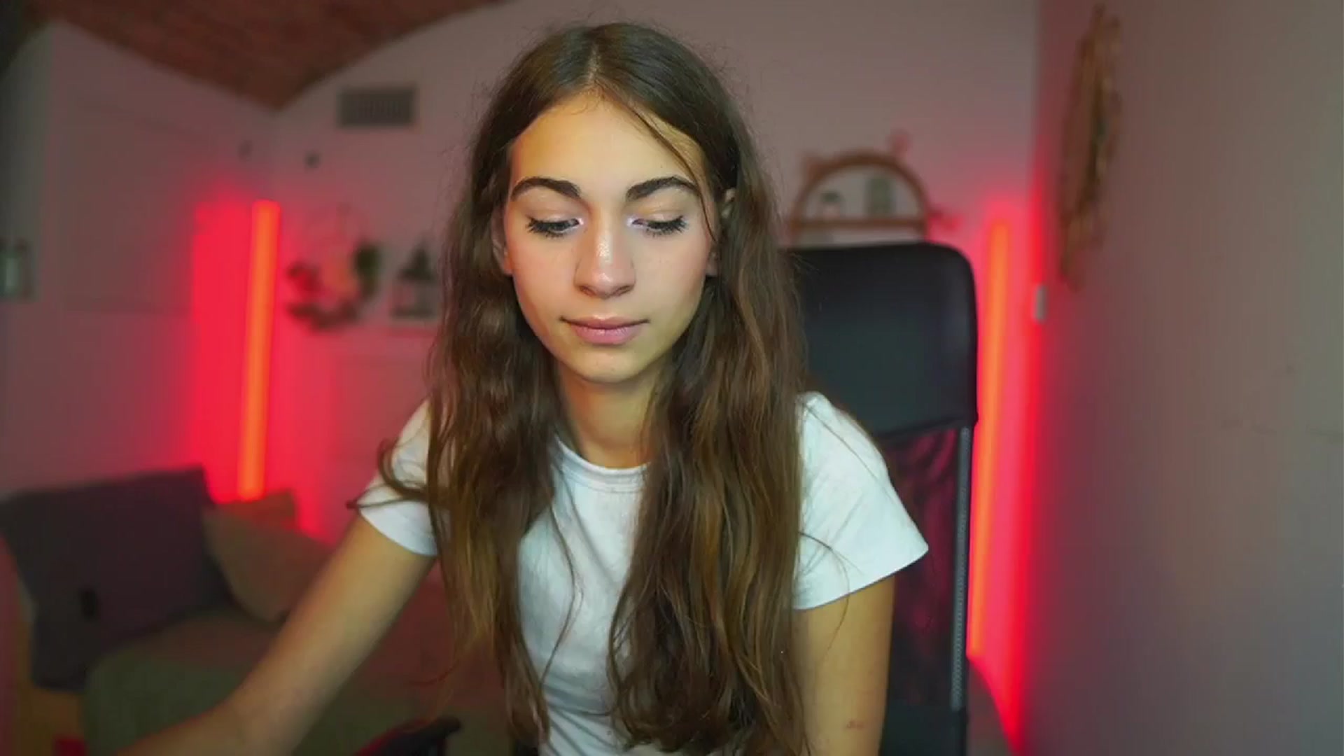 Gallery image thumbnail from Sophie__Grey's myfreecams stream on, 07/15/2025, 14:49 image 20 of 20