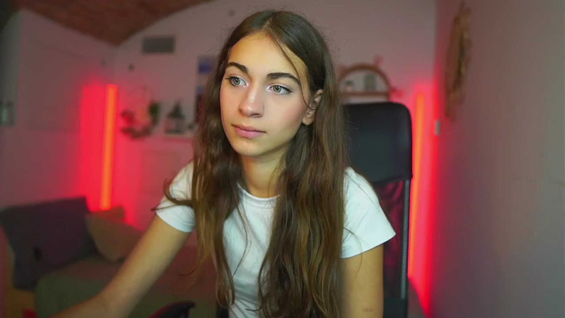 Gallery image thumbnail from Sophie__Grey's myfreecams stream on, 07/15/2025, 14:49 image 19 of 20