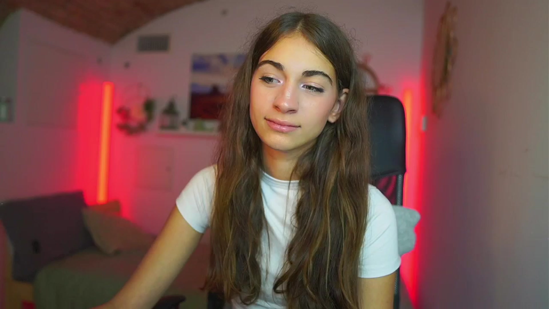 Gallery image thumbnail from Sophie__Grey's myfreecams stream on, 07/15/2025, 16:18 image 19 of 20
