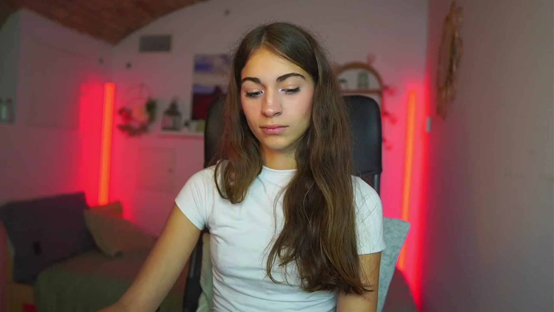 Gallery image thumbnail from Sophie__Grey's myfreecams stream on, 07/15/2025, 16:18 image 9 of 20