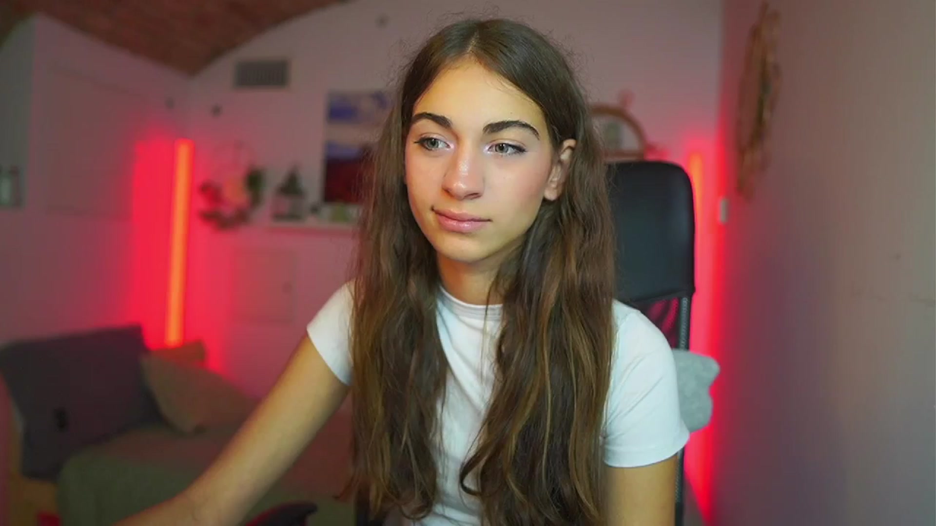 Gallery image thumbnail from Sophie__Grey's myfreecams stream on, 07/15/2025, 16:18 image 18 of 20