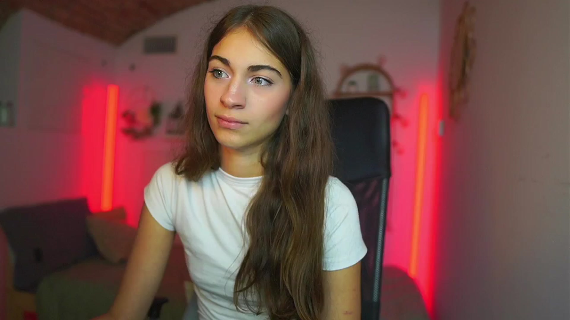 Gallery image thumbnail from Sophie__Grey's myfreecams stream on, 07/15/2025, 16:18 image 5 of 20